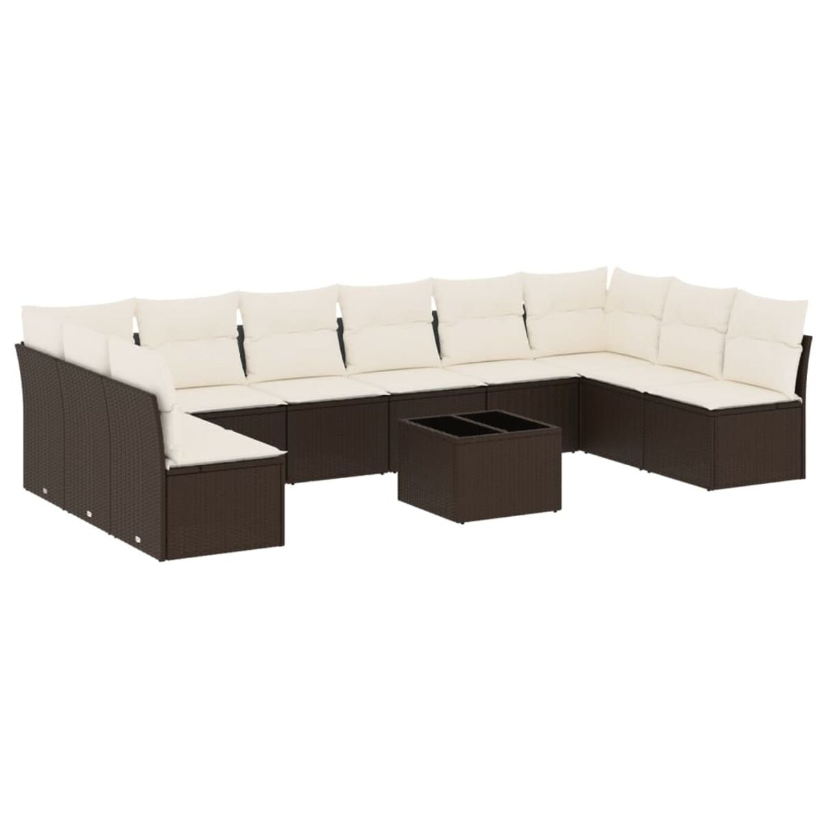Divano angolare in rattan marrone con cuscini color crema e tavolino abbinato, su sfondo bianco.