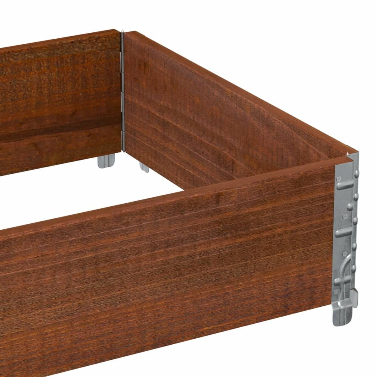 Cornice per aiuola in legno con staffe angolari in metallo, primo piano, colore marrone.