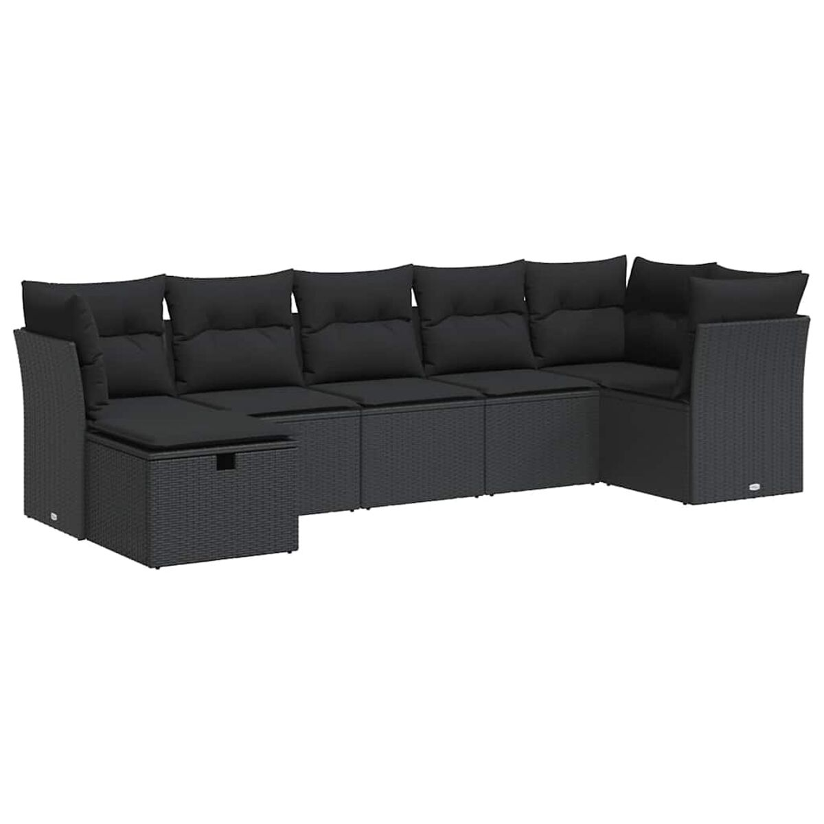 Divano angolare in rattan grigio scuro con cuscini neri e un pouf contenitore, su sfondo bianco.