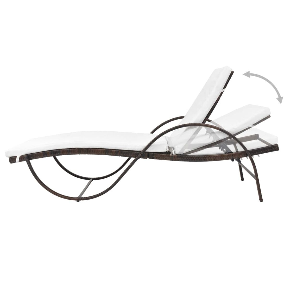 Eine braune Rattan-Sonnenliege mit weißem Kissen, die in Liegepositionen mit einem Pfeil gezeigt wird.