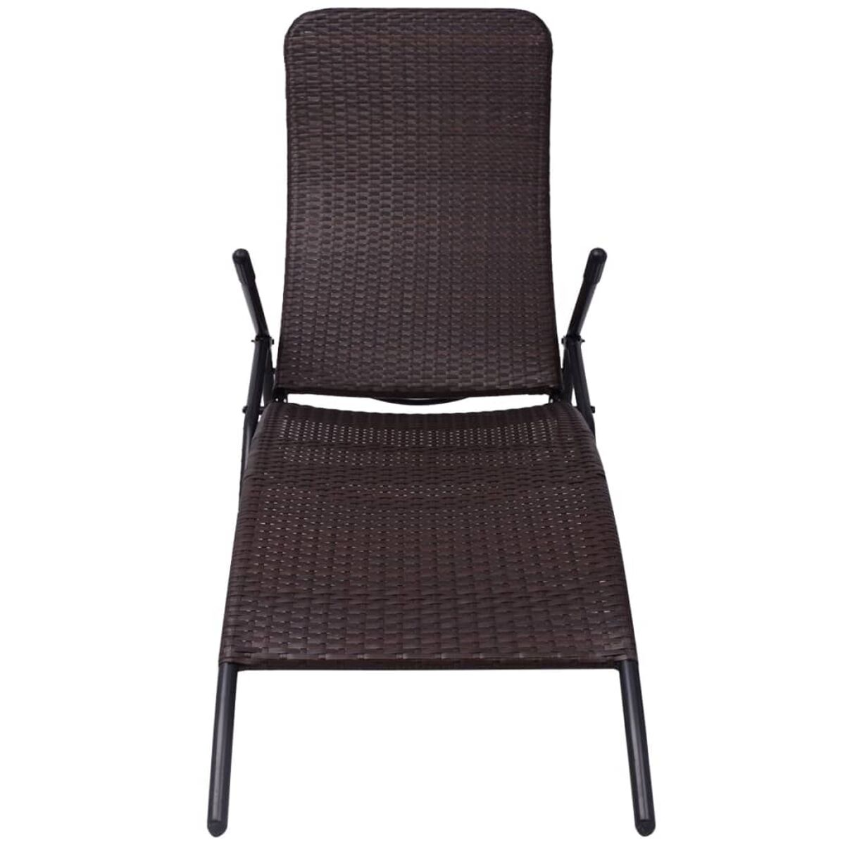 Ein brauner Rattan-Liegestuhl auf weißem Hintergrund, Draufsicht.