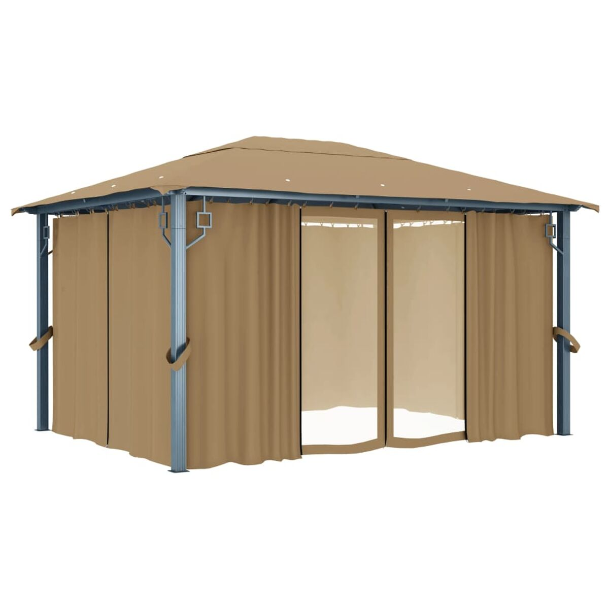 Beiger Pavillon mit braunem Dach und Vorhängen.