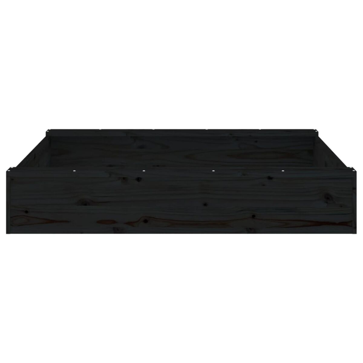 Una scatola rettangolare di legno con esterno verniciato di nero.