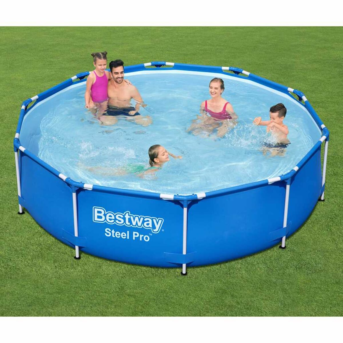 Menschen in einem blauen Aufstellpool, genießen Wasser und Sonne.