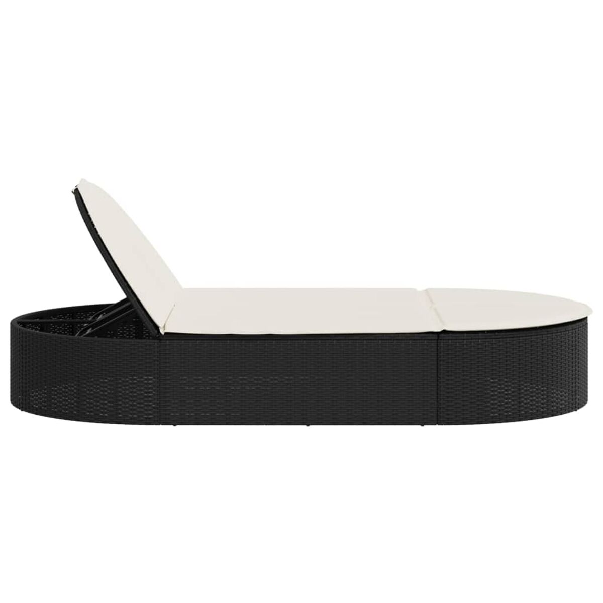 Schwarze Outdoor-Chaise-Lounge im Korbstil mit cremefarbenem Kissen. Die Rückenlehne ist teilweise angehoben.