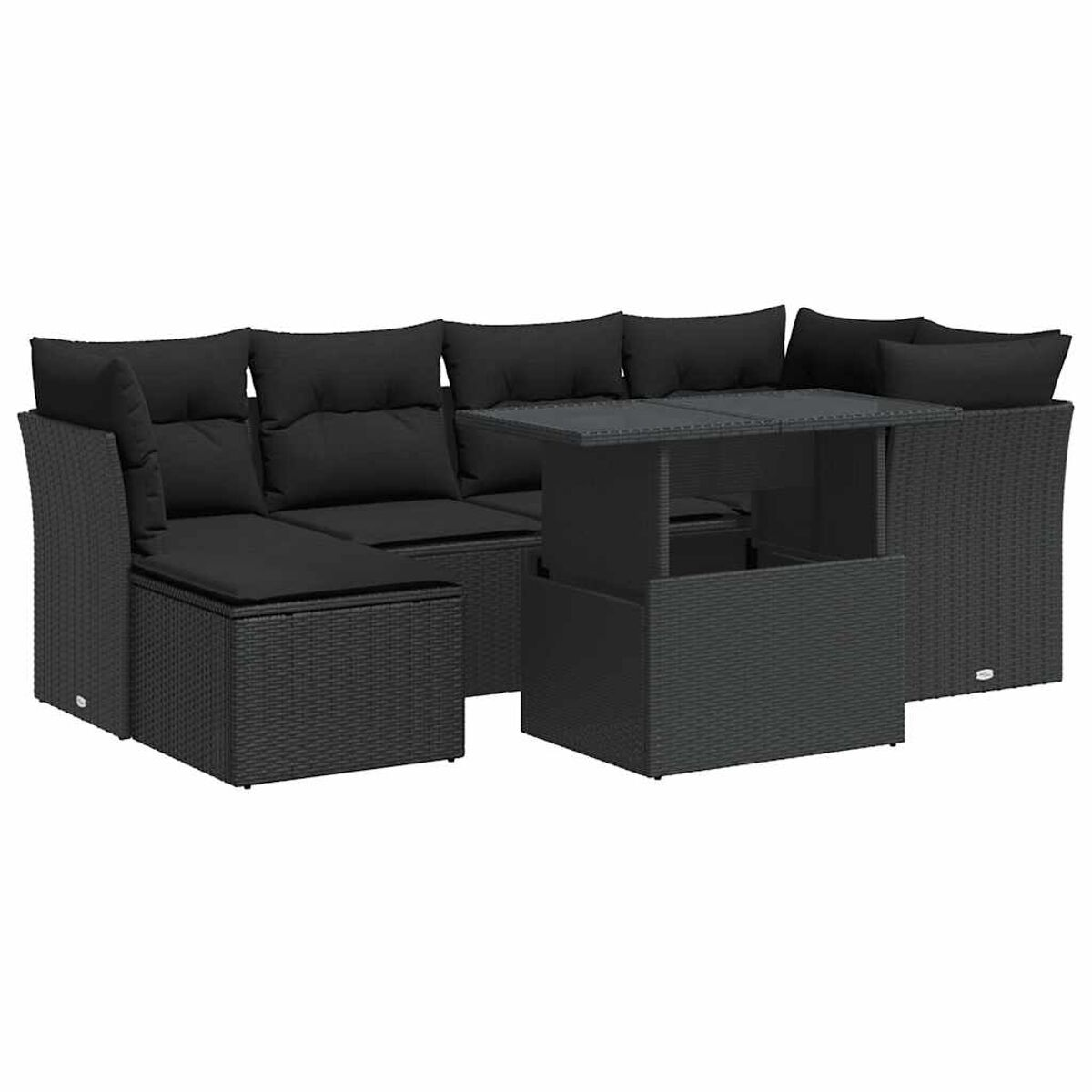 Divano angolare in rattan nero con cuscini e tavolo sollevabile. Sfondo bianco.