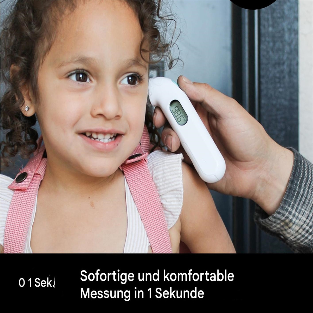 Kindtemperaturmessung mit digitalem Thermometer.
