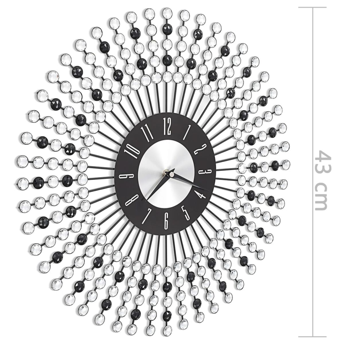 Runde Wanduhr mit schwarzen und silbernen Akzenten und einem Durchmesser von 43 cm.