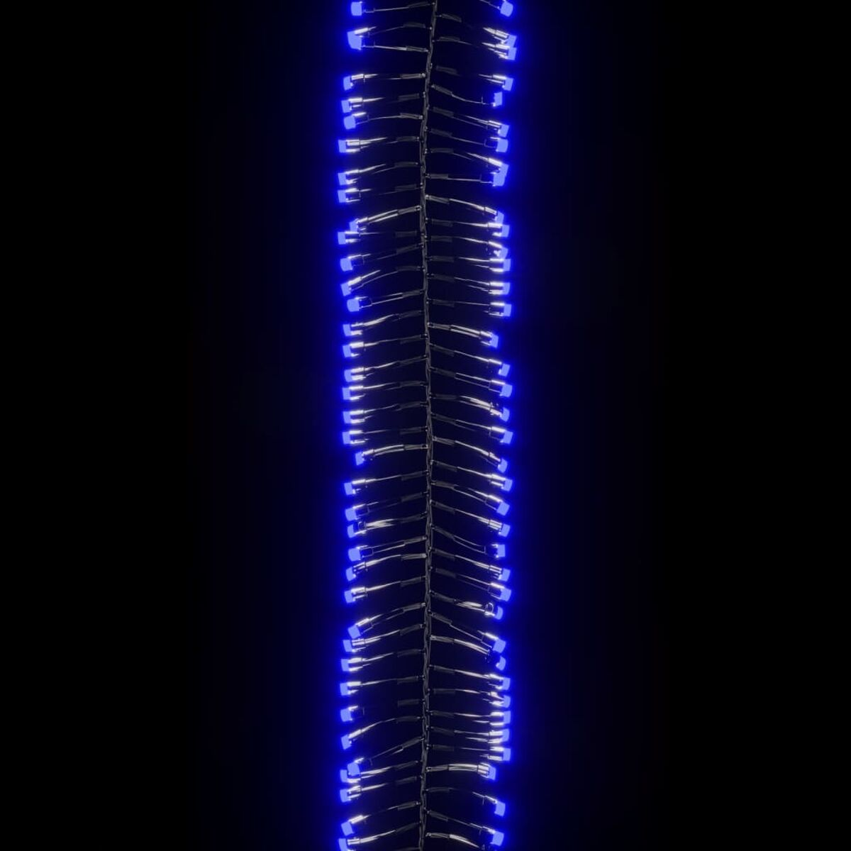 Vertikale Lichterkette aus blauen LEDs auf schwarzem Hintergrund. Die Lichter sind gleichmäßig verteilt.