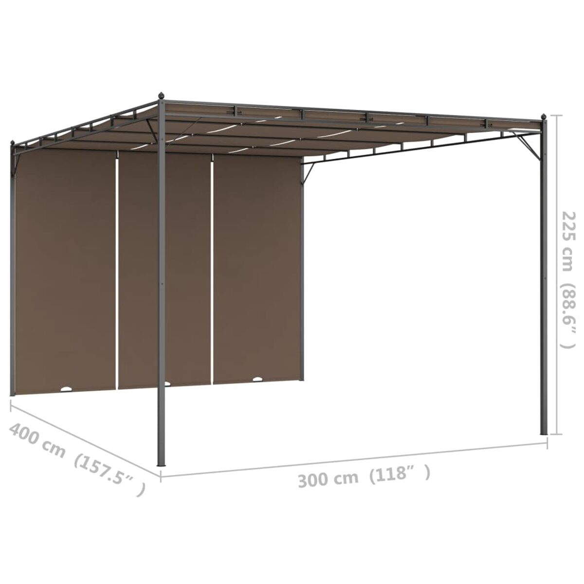Eine braune Metallpergola mit braunen Stoffvorhängen. Es befindet sich in einer Außenumgebung mit Gras.