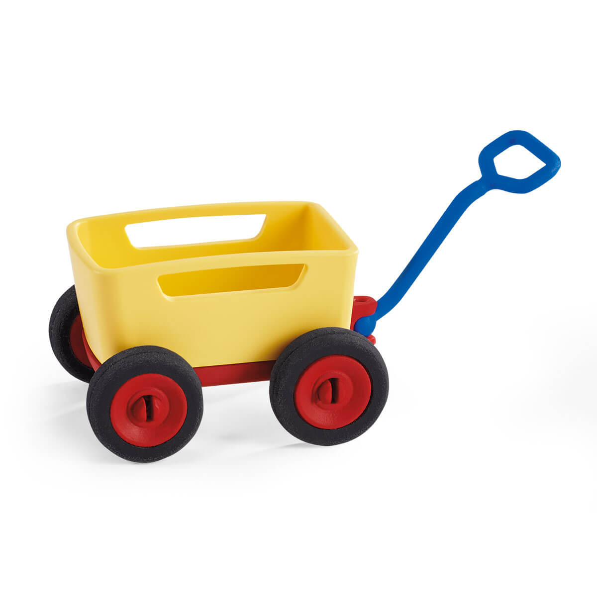 Żółto-czerwony wózek zabawka z niebieskim uchwytem, na białym tle.
