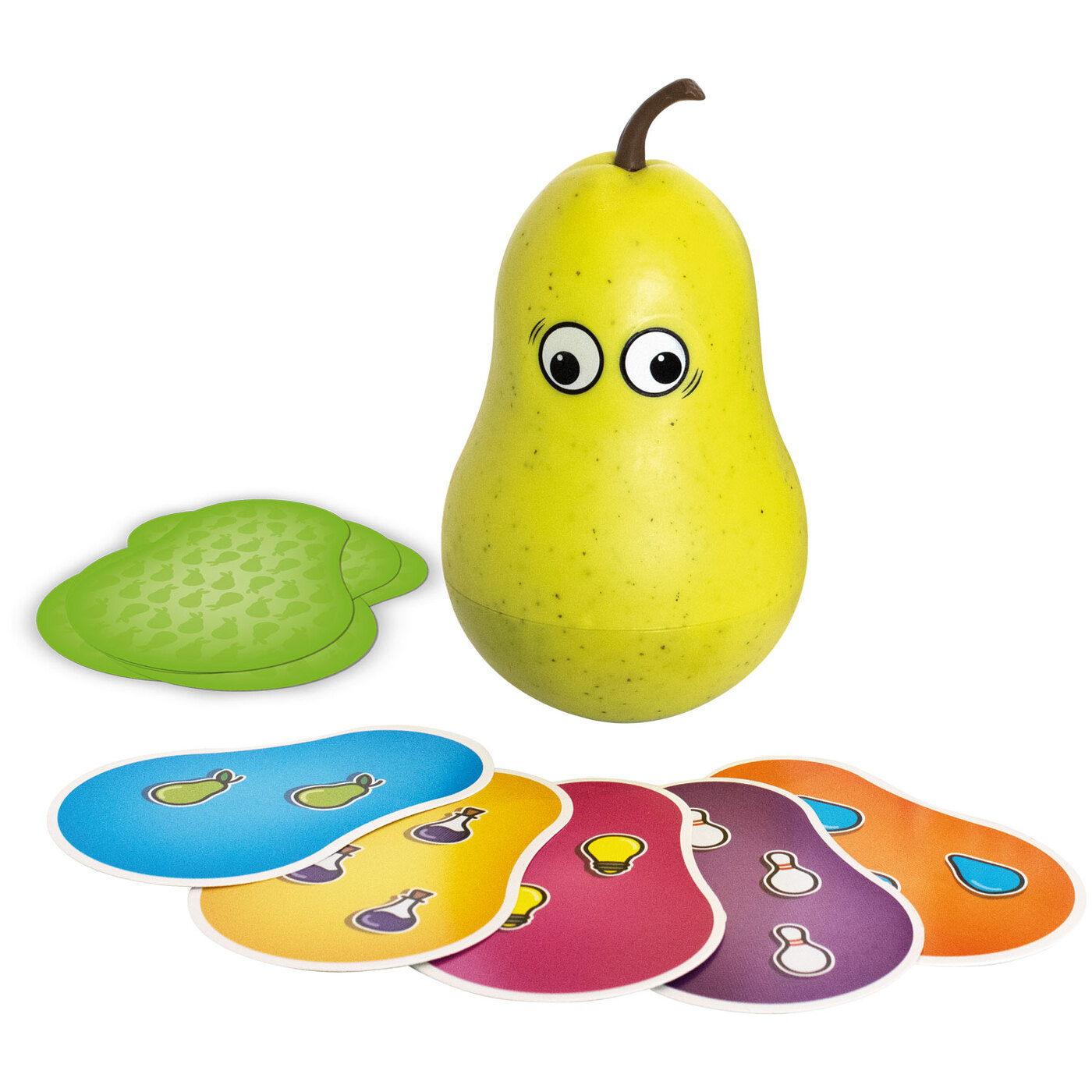 Grünes birnenförmiges Spielzeug mit Augen, Karten mit Bildern von Birnen. Weißer Hintergrund.