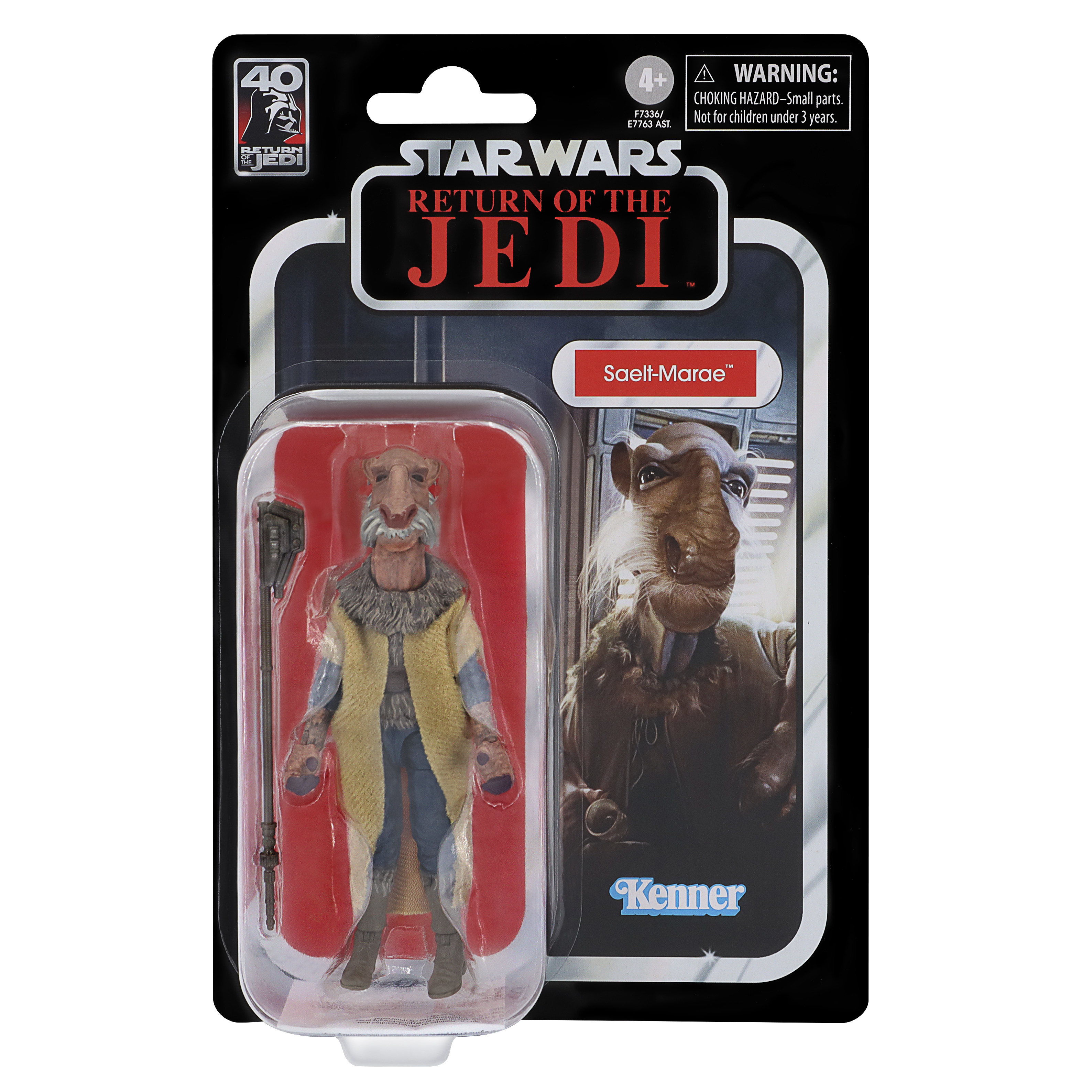 Una action figure di Star Wars di Saesee Tiin in una confezione, su sfondo bianco e nero.