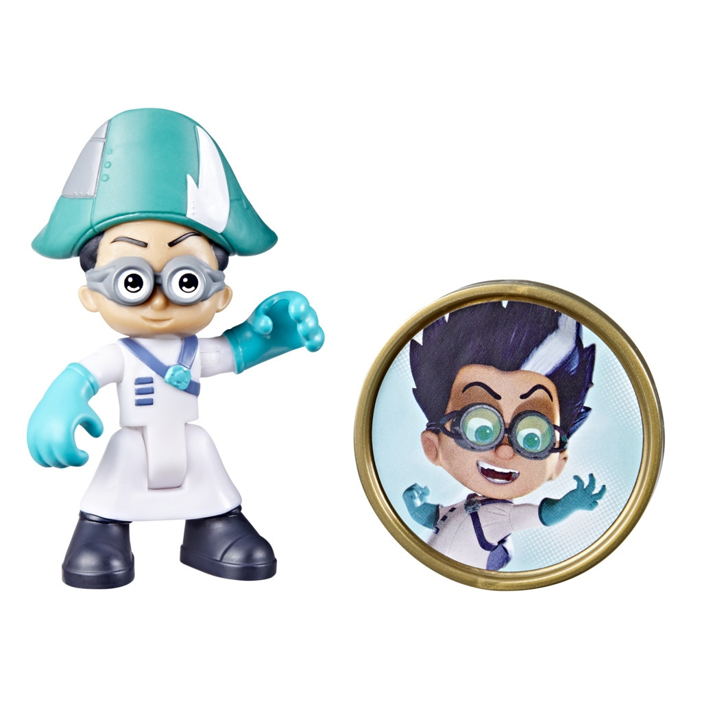 Una statuetta di uno scienziato con un cappello e un'immagine dello stesso personaggio.
