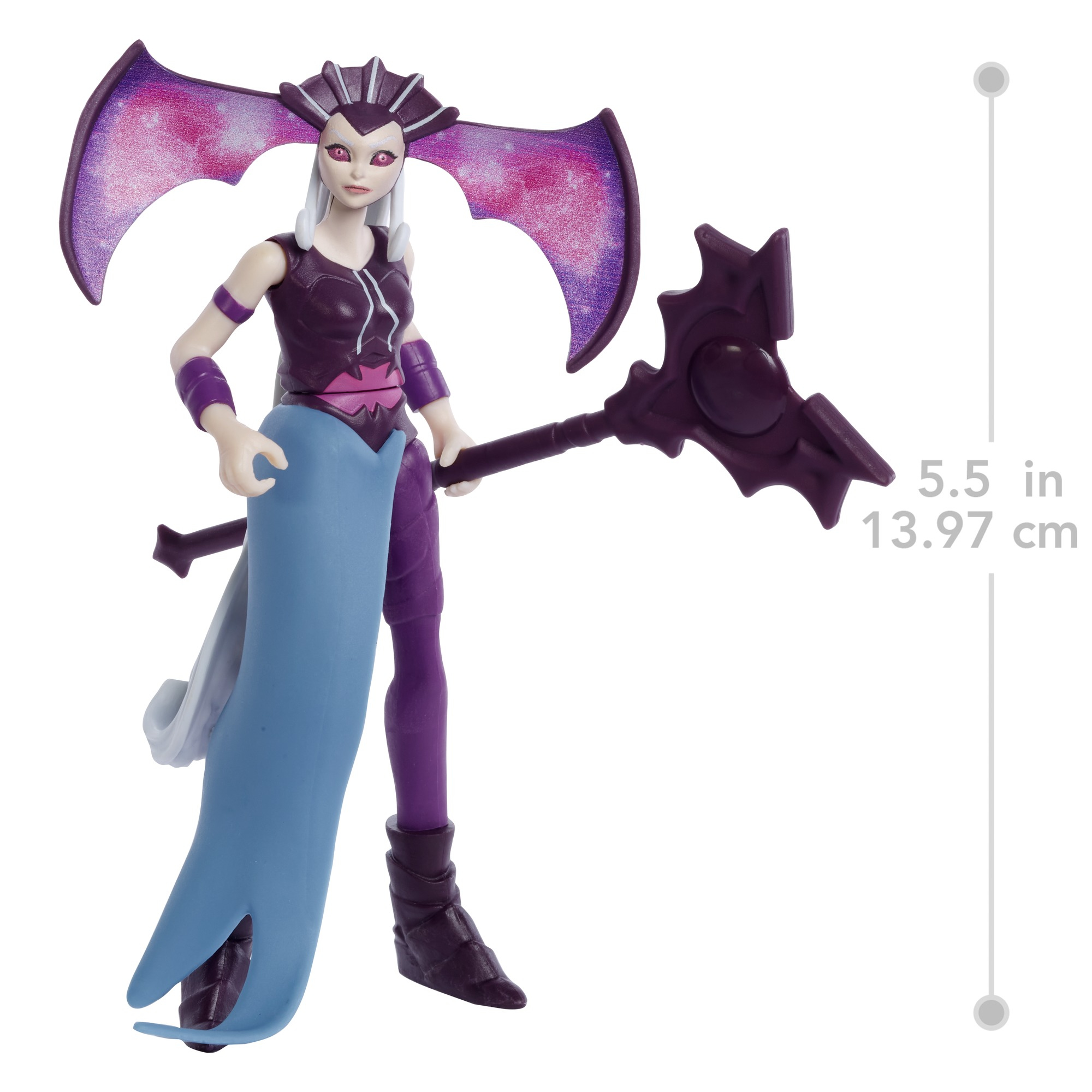 Action figure femminile con schema di colori viola e blu, che tiene un bastone. Sfondo bianco.