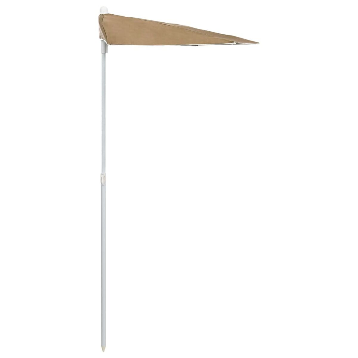 Un parasole marrone a forma di bandiera su un palo bianco, su sfondo bianco.