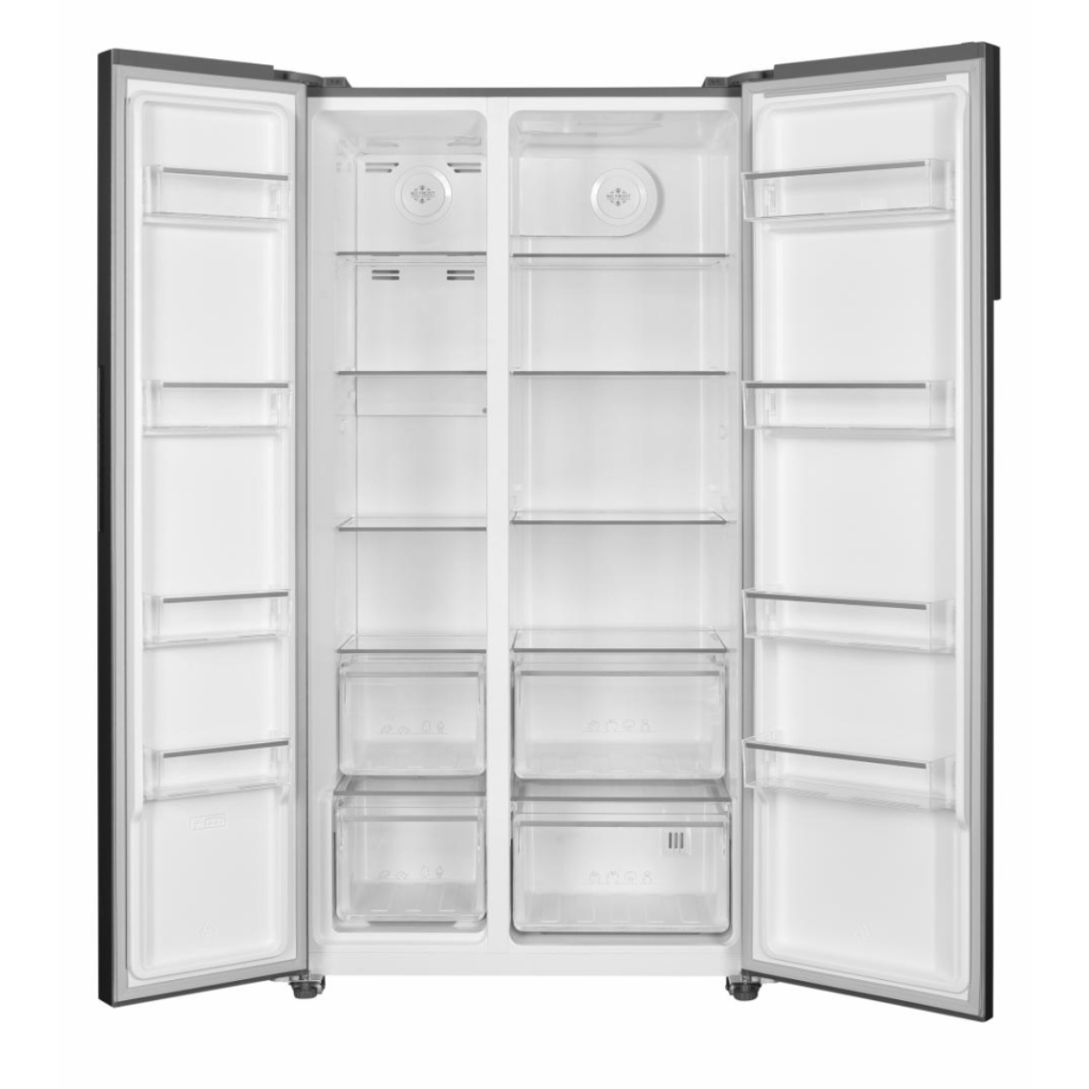 Een lege koelkast met open deuren, met planken en laden. Wit interieur, zwart frame.