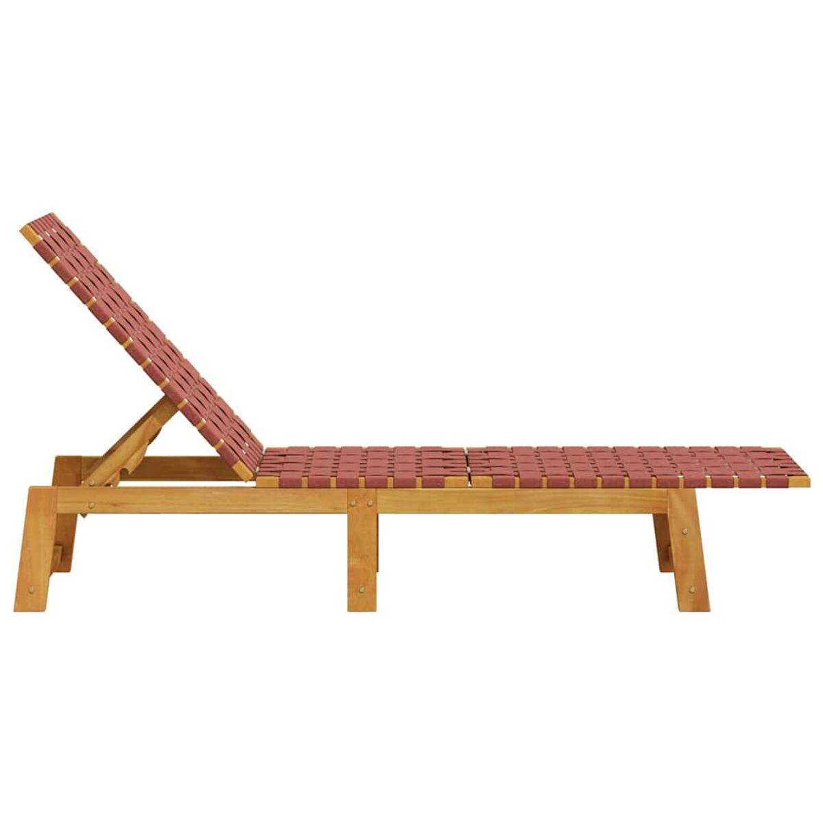 Una sedia a sdraio in legno con cinghie rosse intrecciate. La sedia è angolata, mostrando lo schienale e la seduta.