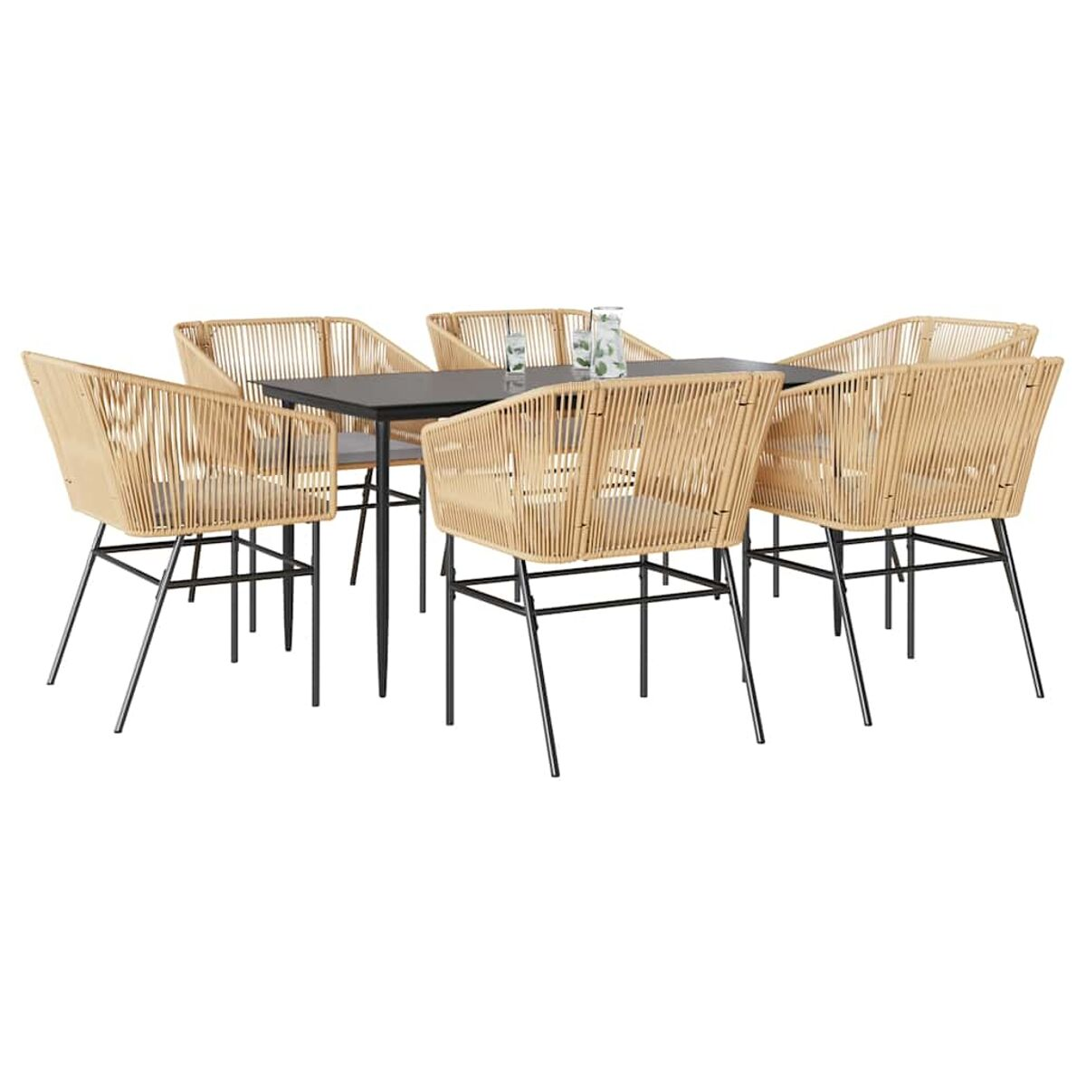 Set da pranzo per esterni con sei sedie beige intrecciate attorno a un tavolo nero.
