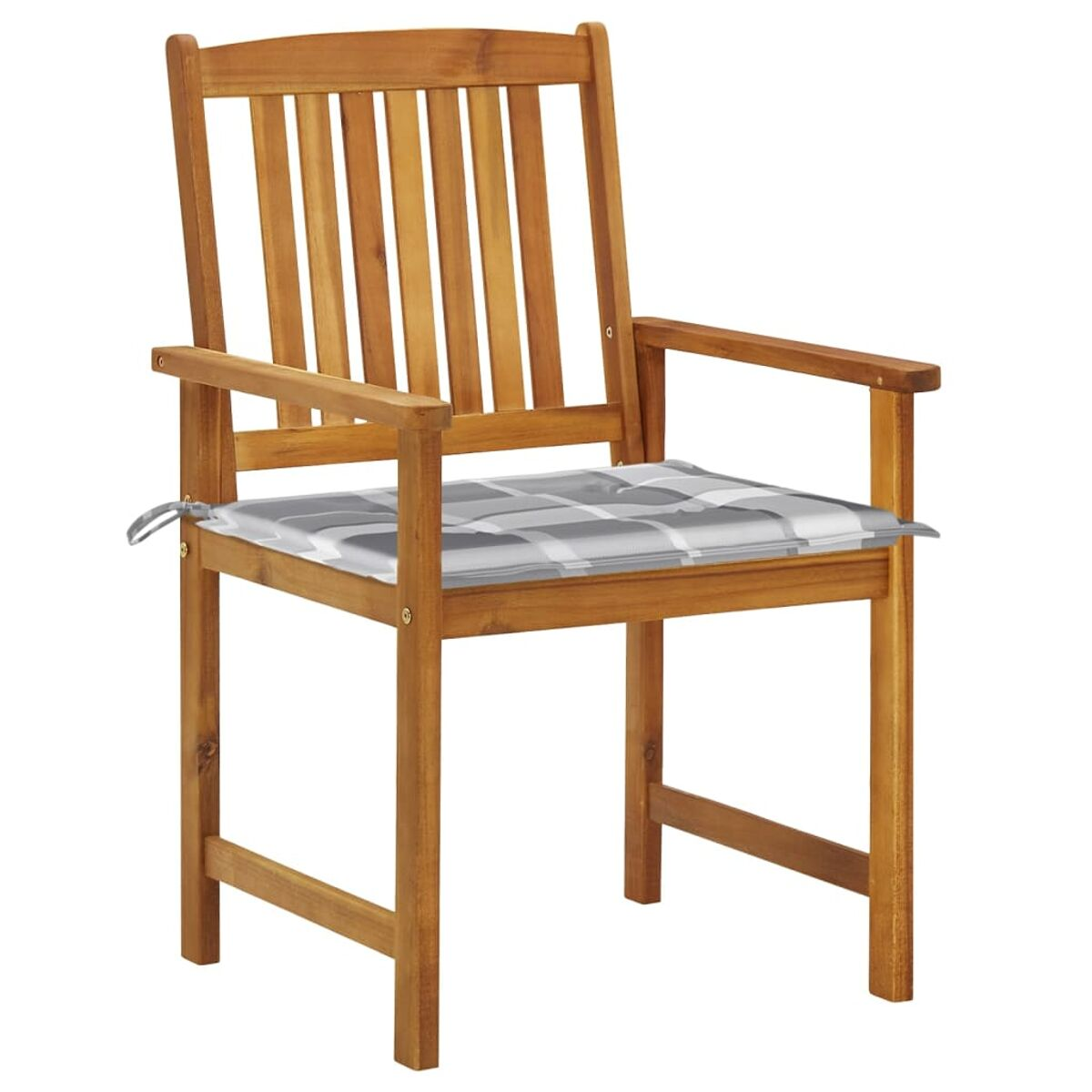 Holz-Terrassenstuhl mit einem grau-weiß karierten Kissen. Der Stuhl hat Armlehnen und eine Lattenlehne.