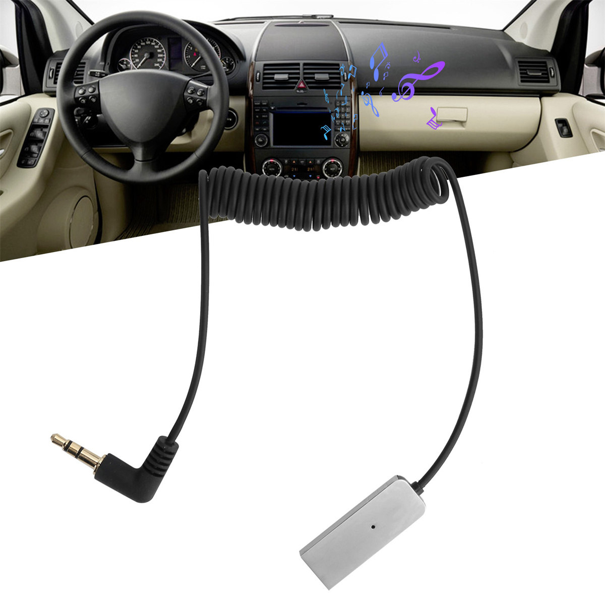 Auto-Innenraum mit Stereo-Headunit, verbunden mit einem silbernen Adapterkabel.