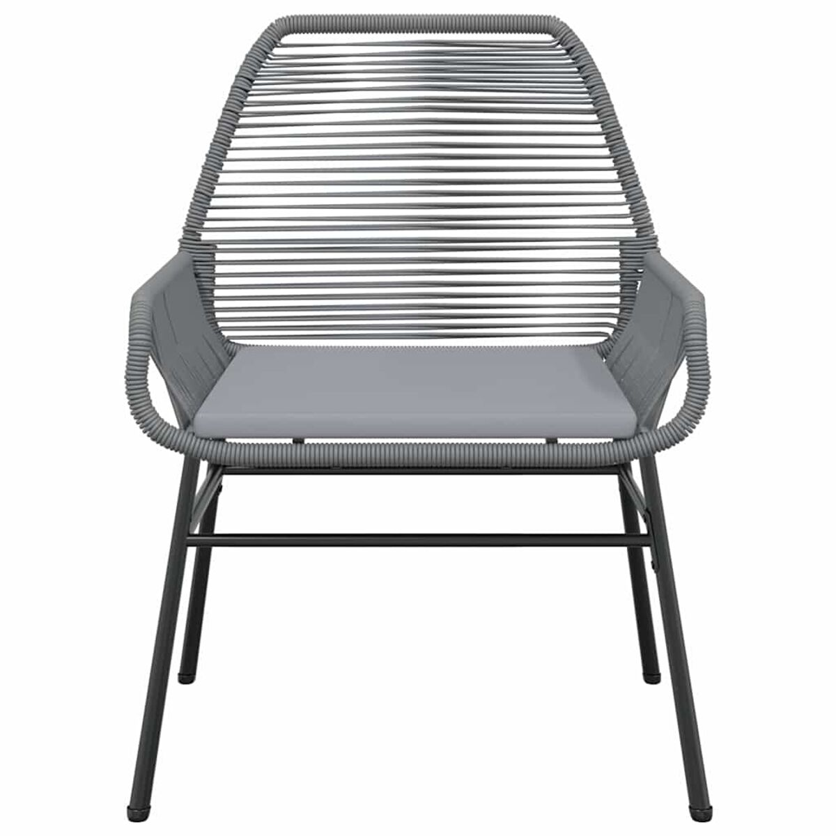 Una sedia grigia con cuscino grigio e schienale intrecciato grigio su sfondo bianco.