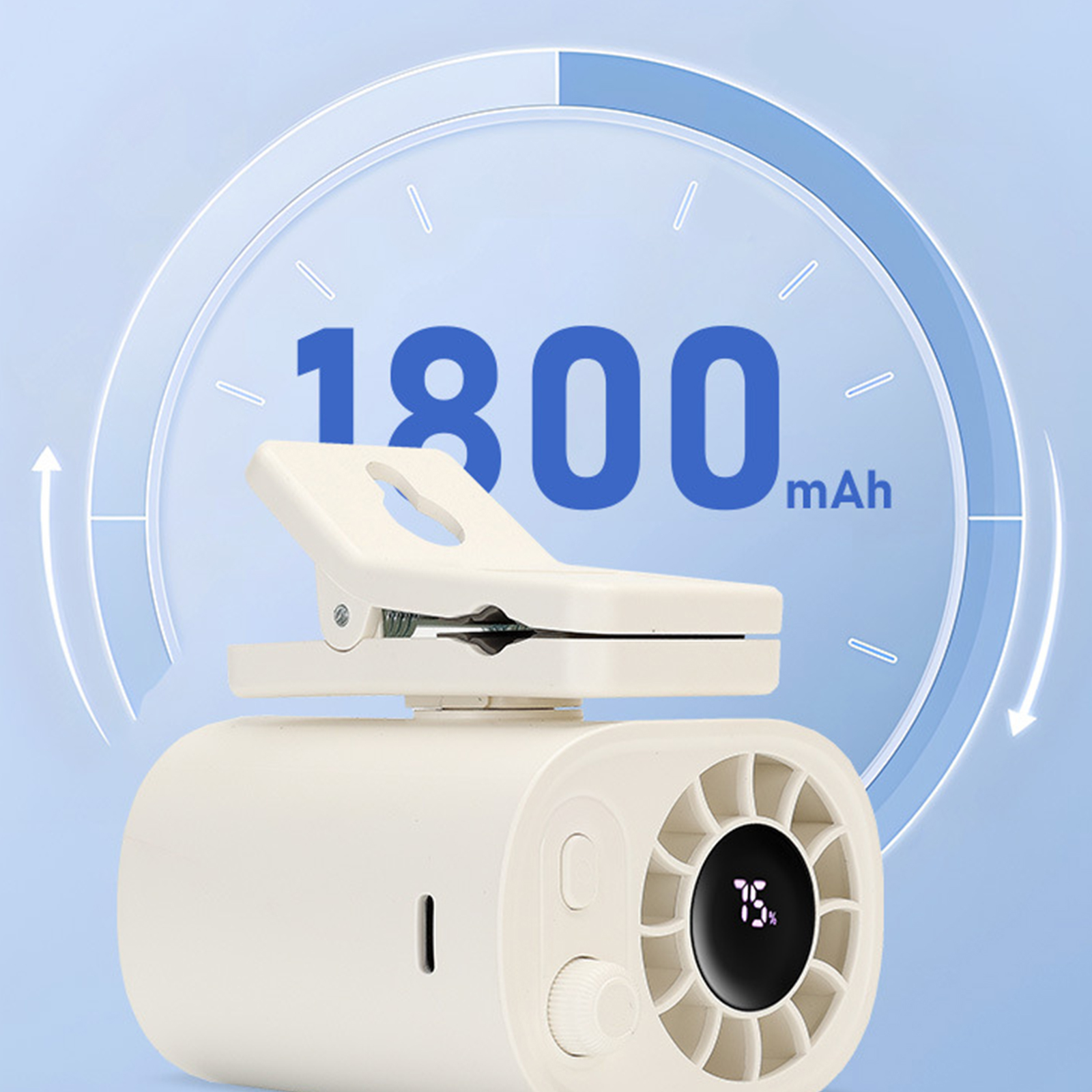 Weißer tragbarer Ventilator mit Clip und Digitalanzeige für die Akkulaufzeit.