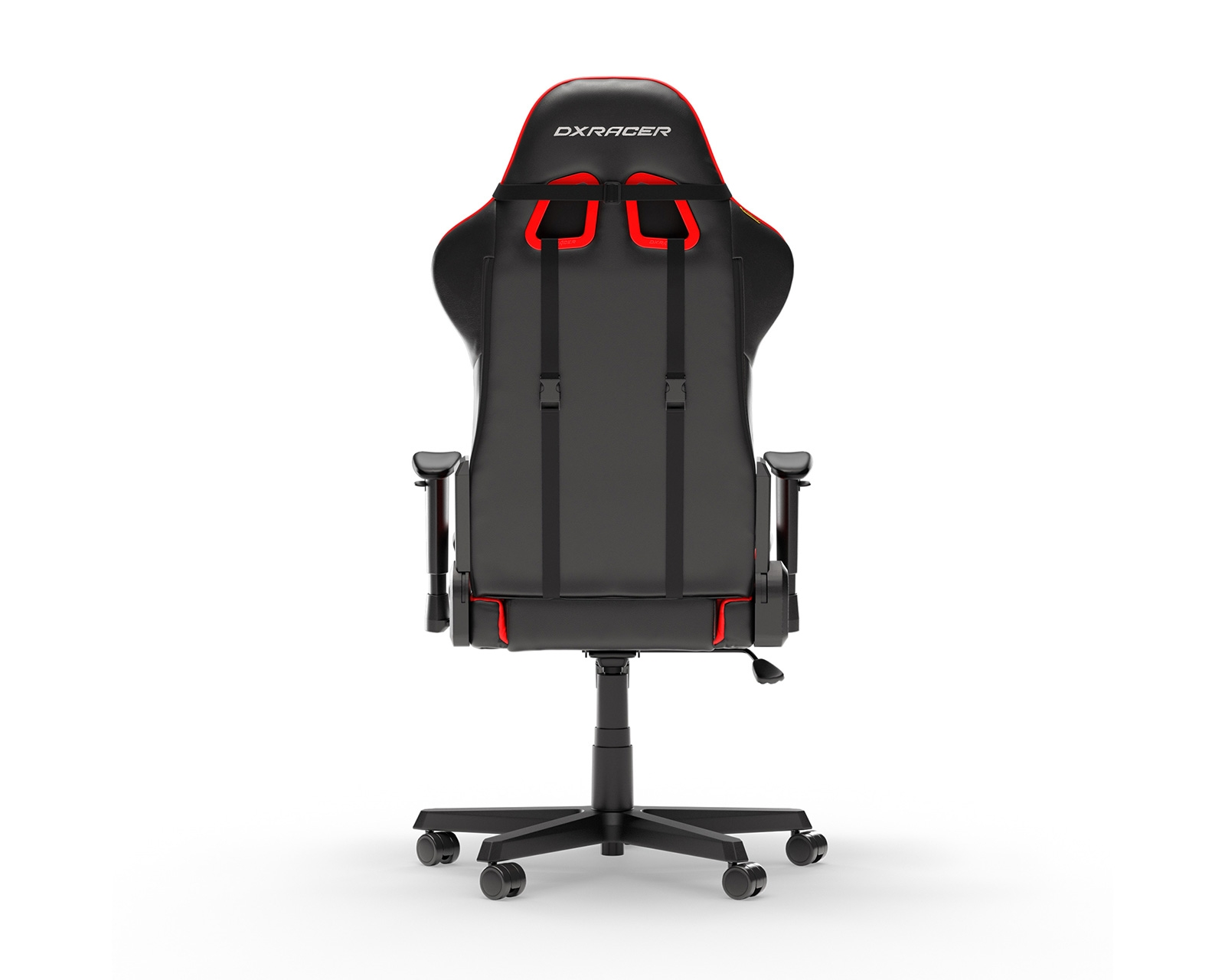 Die Rückseite eines schwarzen Gaming-Stuhls mit roten Akzenten. Der Stuhl steht vor weißem Hintergrund.
