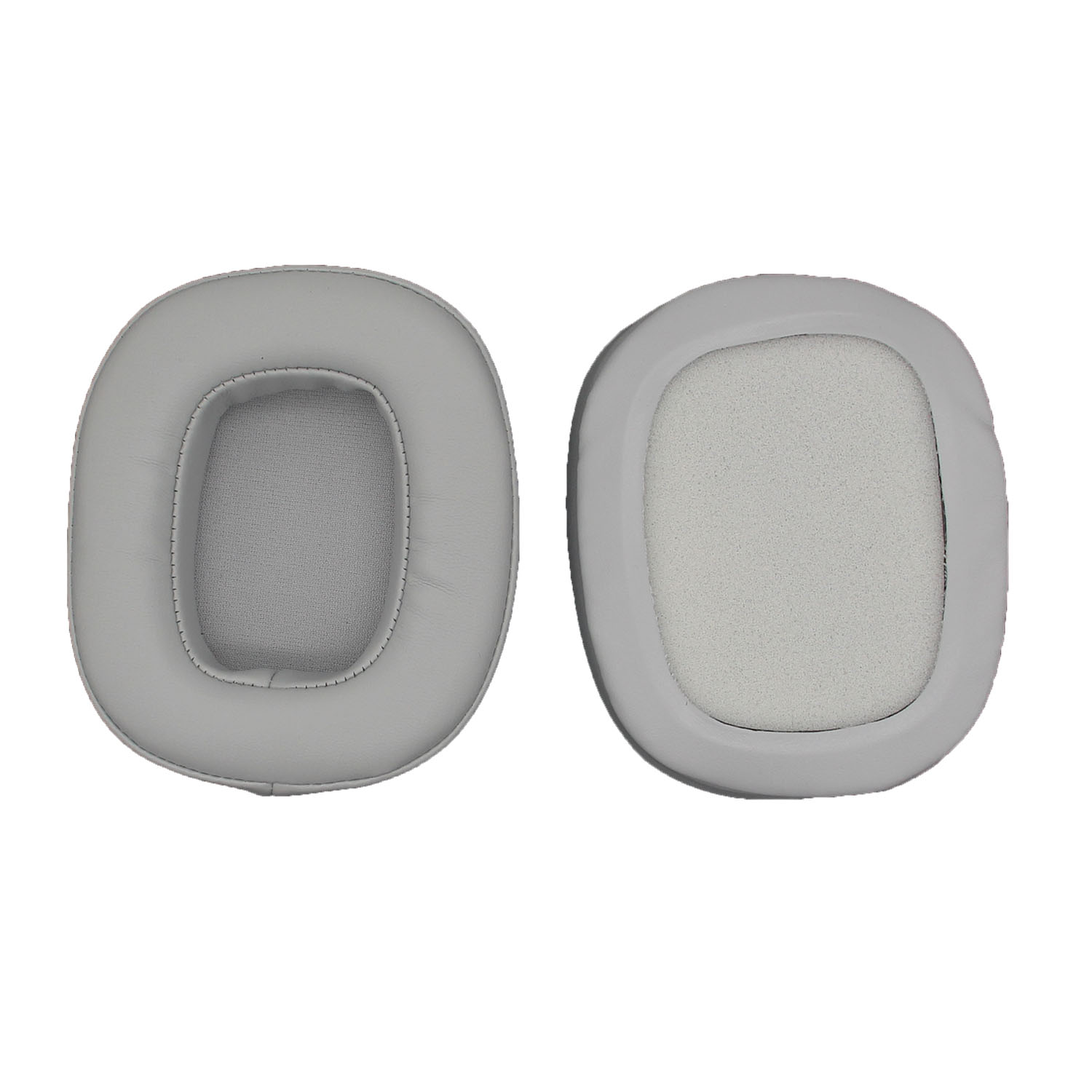 Due cuscinetti per cuffie grigi, arrotondati, a forma di orecchio, con un cerchio centrale in schiuma. Sono su sfondo bianco.