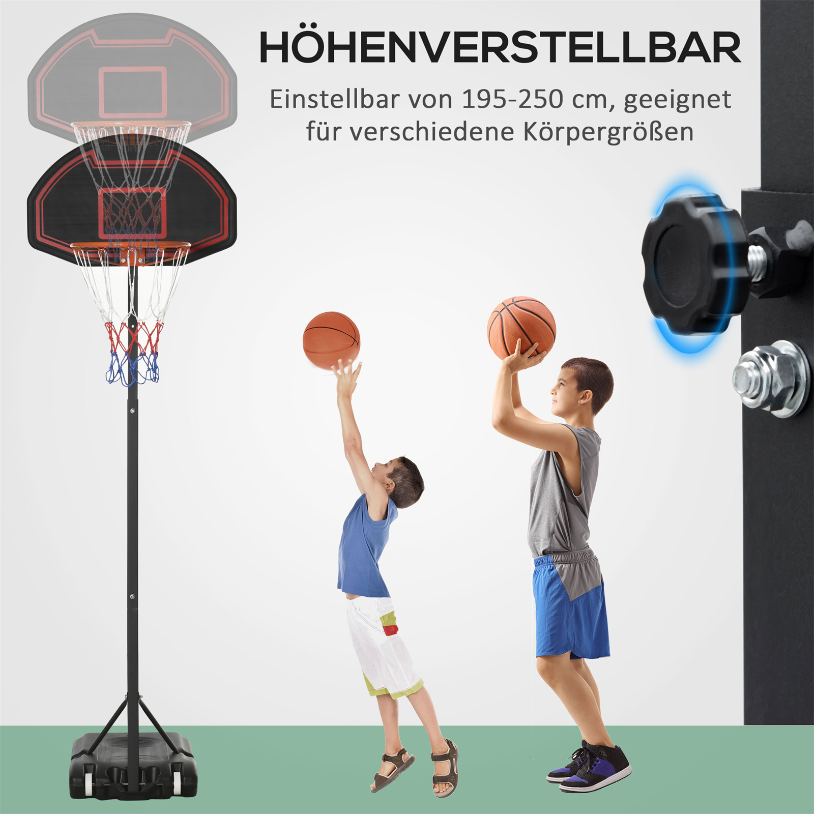Zwei Jungen werfen Körbe an einem Basketballständer, zeigen die Höhenverstellbarkeit und das Backboard.