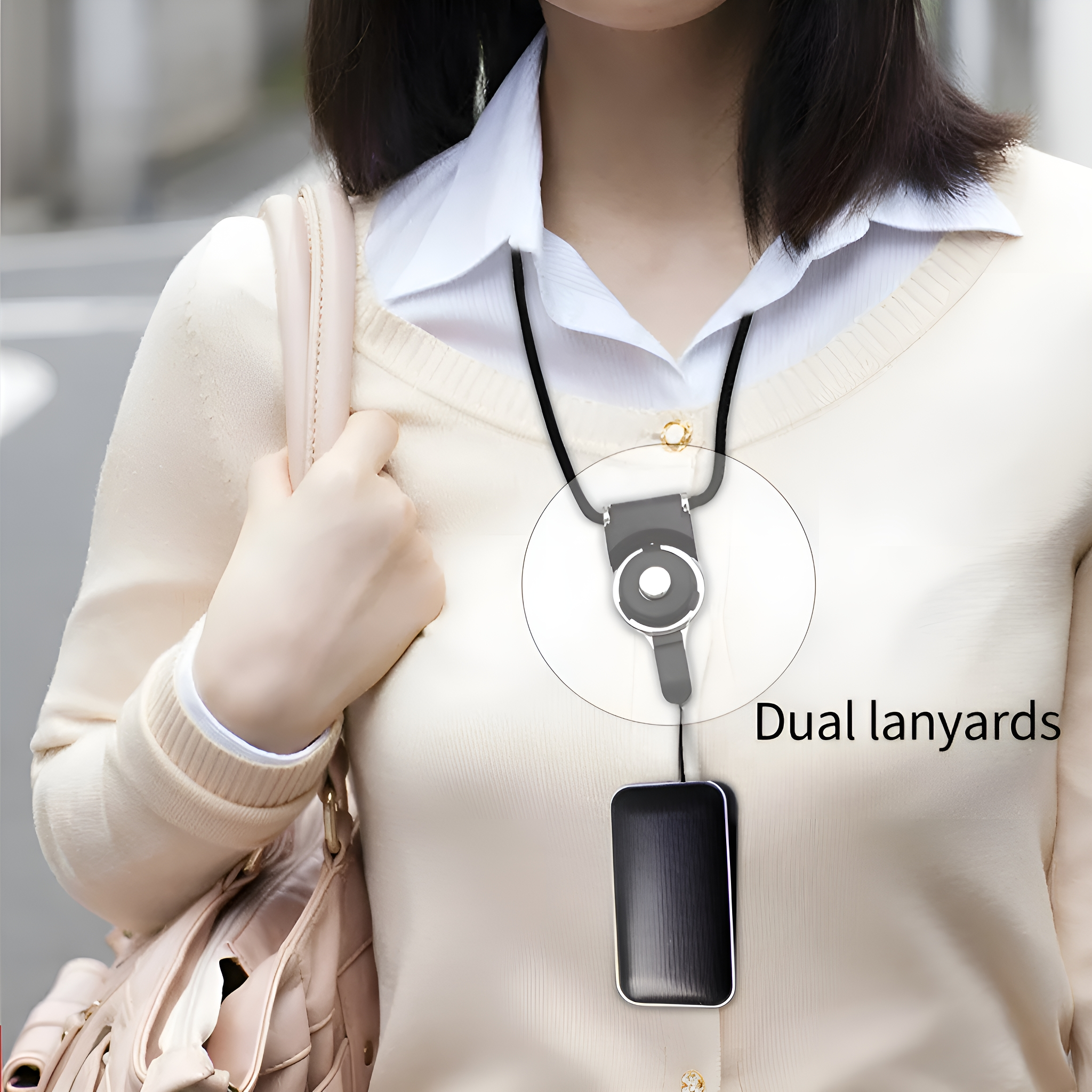 Frau, die ein Lanyard mit einem Telefon trägt, Nahaufnahme.