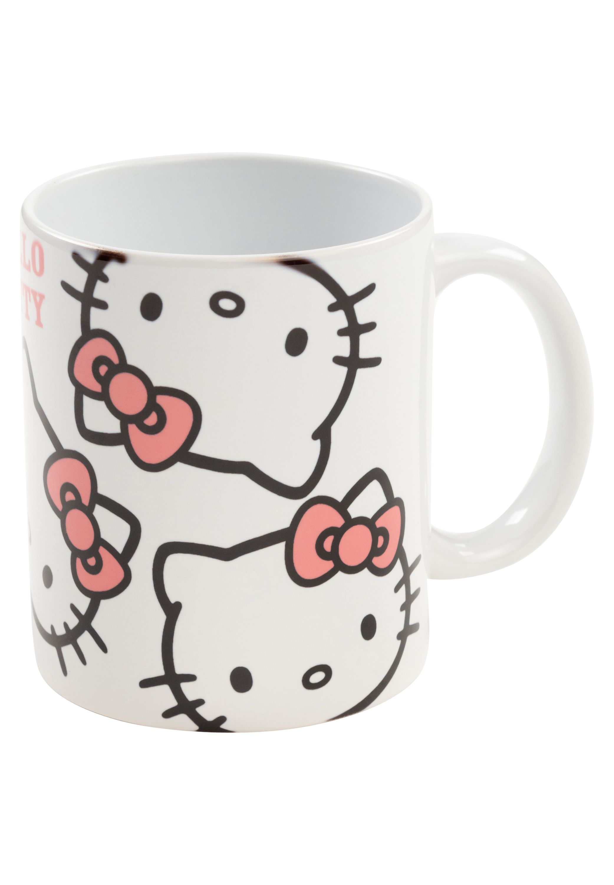 Eine weiße Hello Kitty-Tasse mit mehreren Kitty-Gesichtern und rosa Schleifen, mit Henkel.