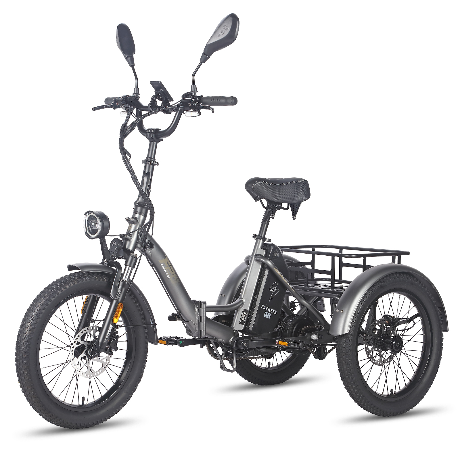 Graues Elektro-Trike auf weißem Hintergrund. Merkmale sind Frontscheinwerfer, Korb und Lenker.