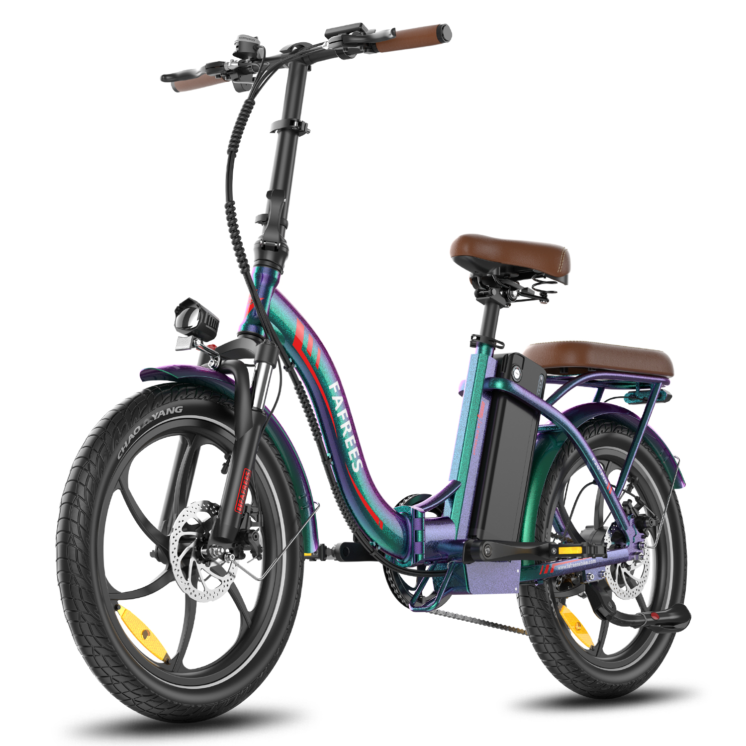 Ein mehrfarbiges Elektrofahrrad mit braunem Sitz, schwarzen Reifen und Frontlicht.