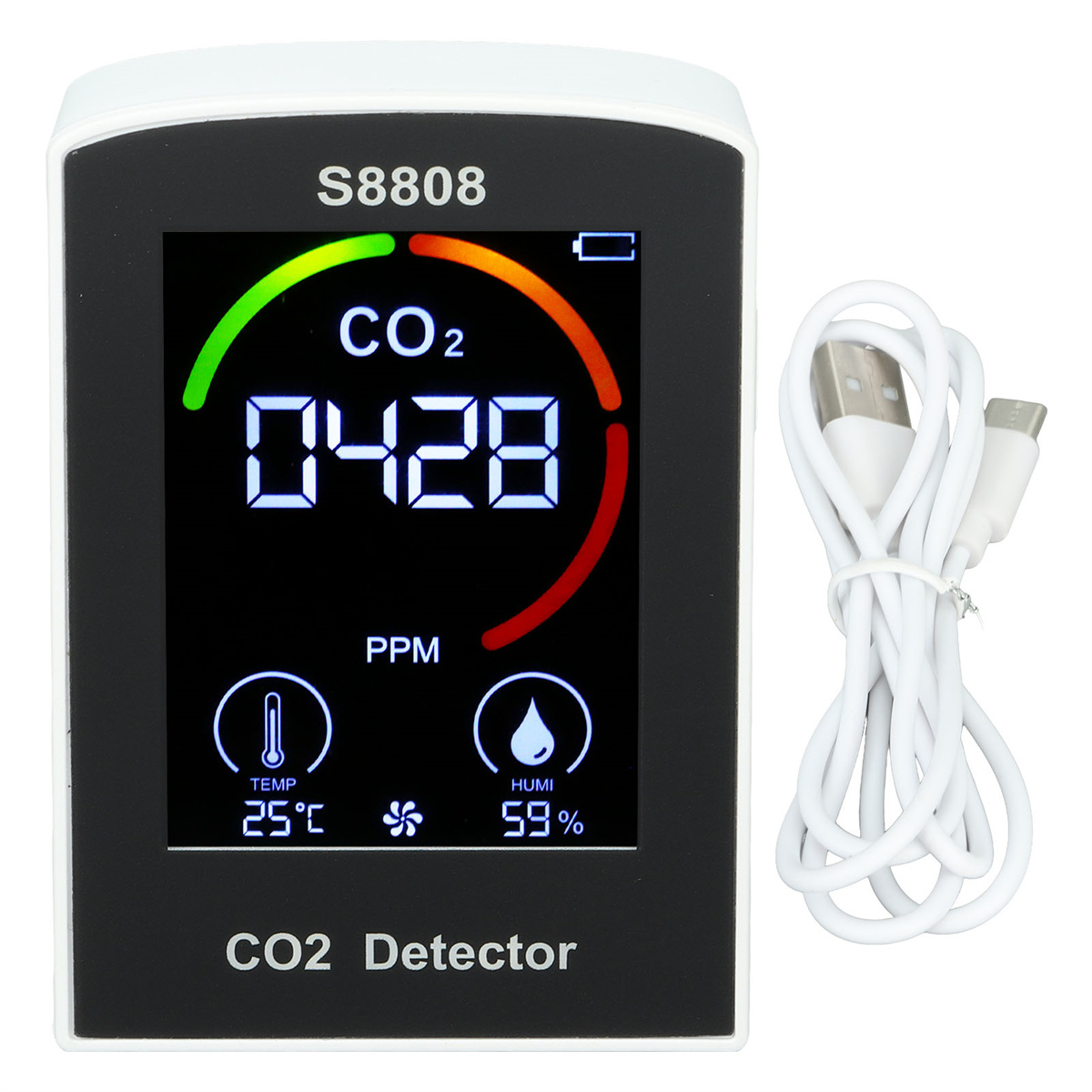 CO2-Detektor mit 428 PPM, 25°C, 59% Luftfeuchtigkeit. Rechts ein weißes USB-Kabel.