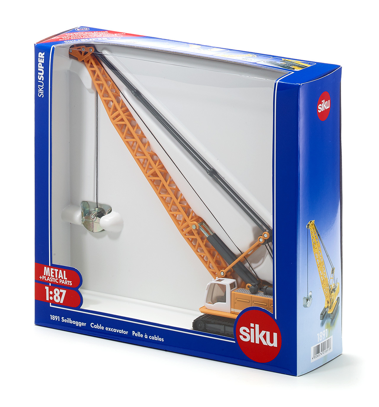 Ein Kran-Spielzeug in einer Schachtel. Der Kran ist orange und weiß mit einem schwarzen Arm.