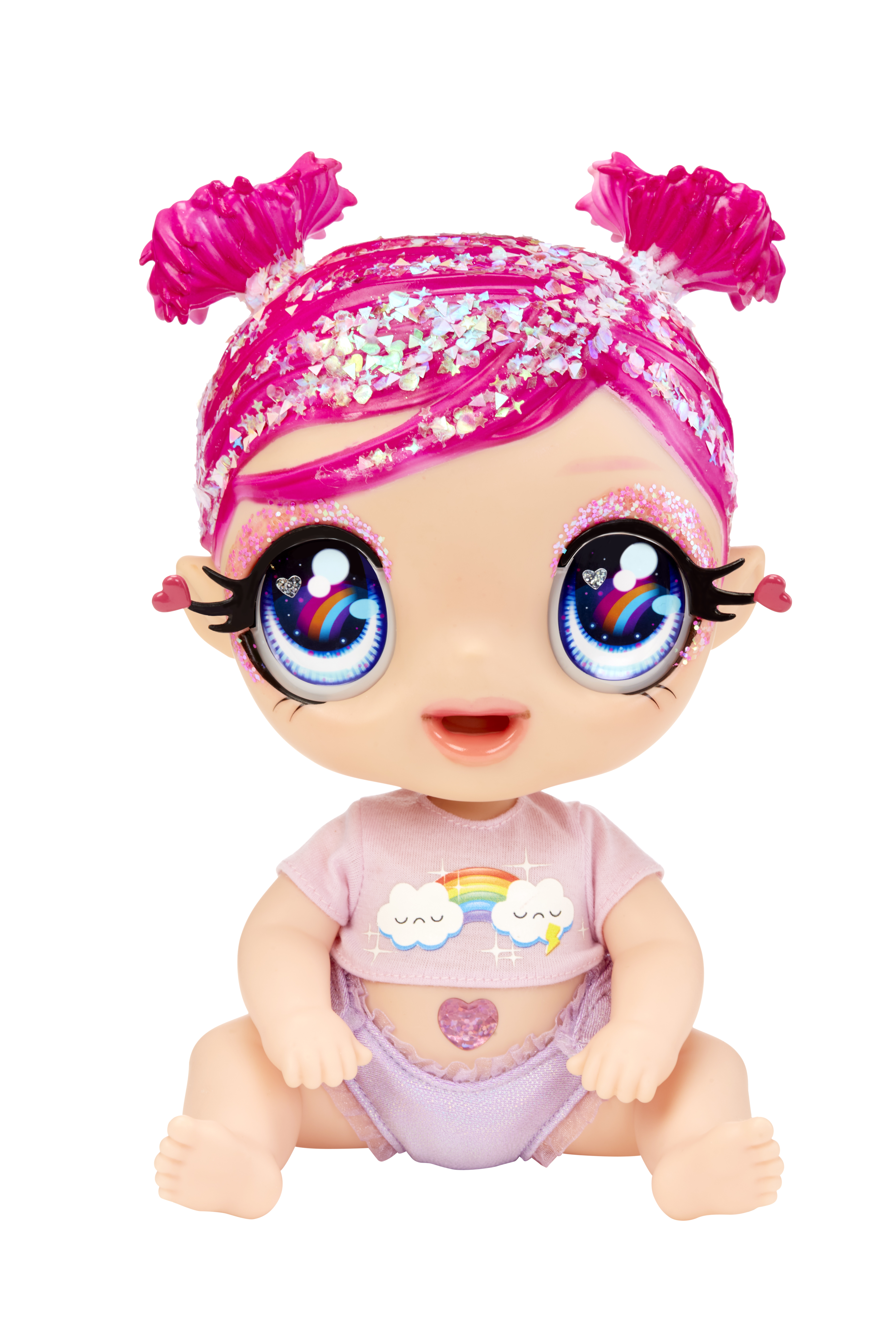 Lalka dla dziecka z różowymi włosami w kokach. Lalka ma duże niebieskie oczy, różową koszulkę i pieluchę.