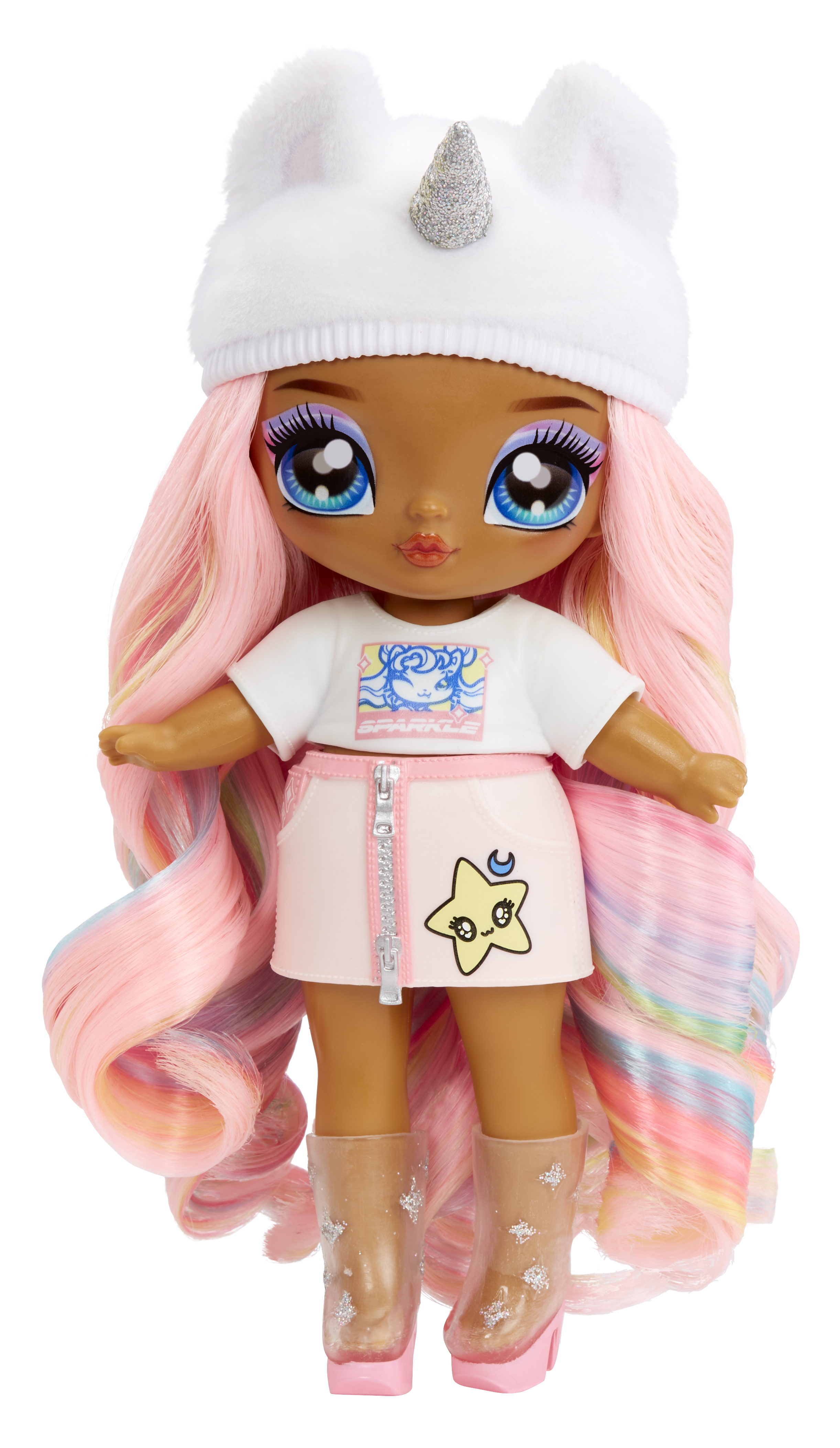 Lalka z różowymi włosami i czapką jednorożca. Nosi biały top i różową spódnicę, wyciągając ramiona.