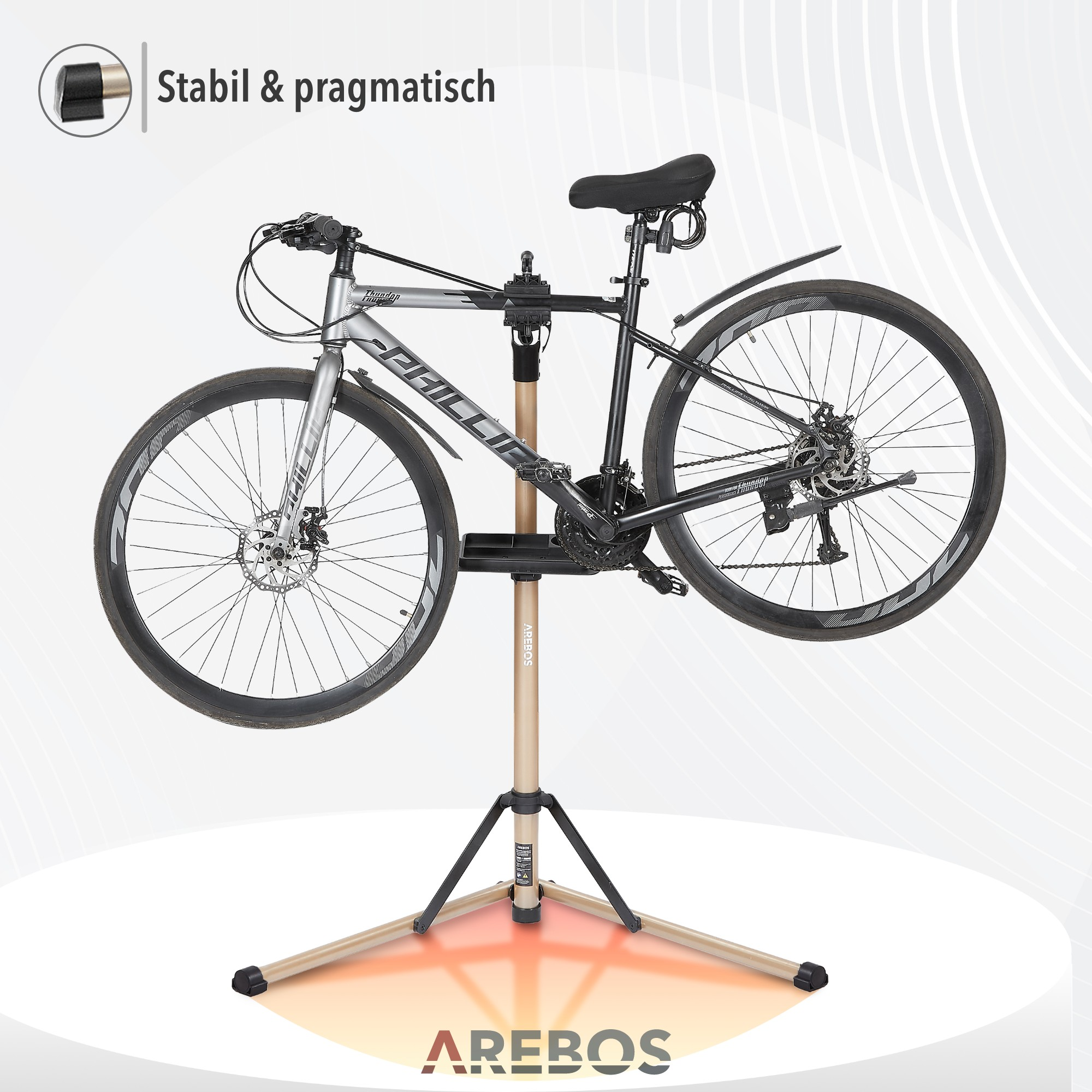 Fahrrad auf Ständer. Ständer auf reflektierender Oberfläche.