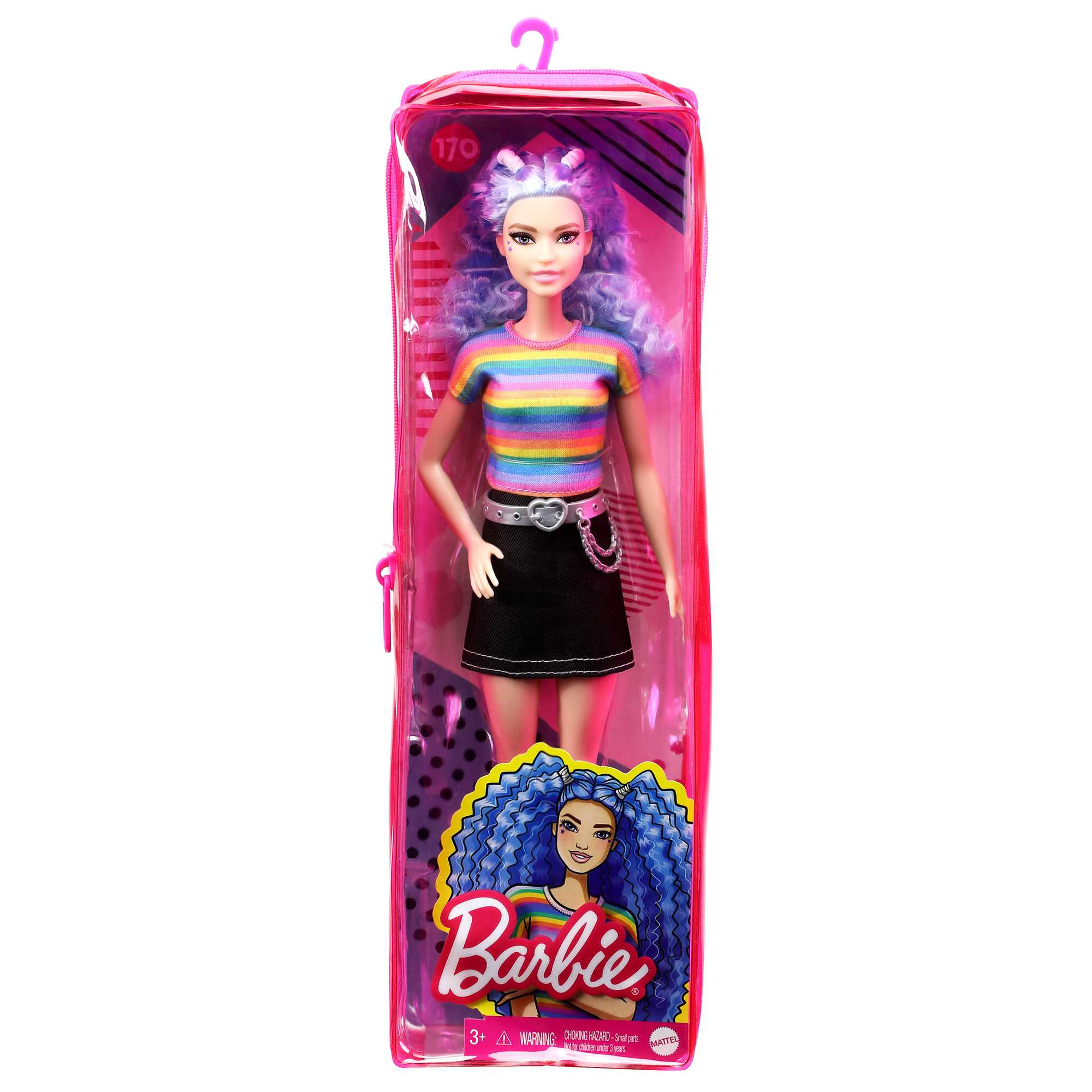 Barbie-Puppe in einer Plastikhülle, trägt ein regenbogenfarbenes Top, einen schwarzen Rock und blaue Haare.