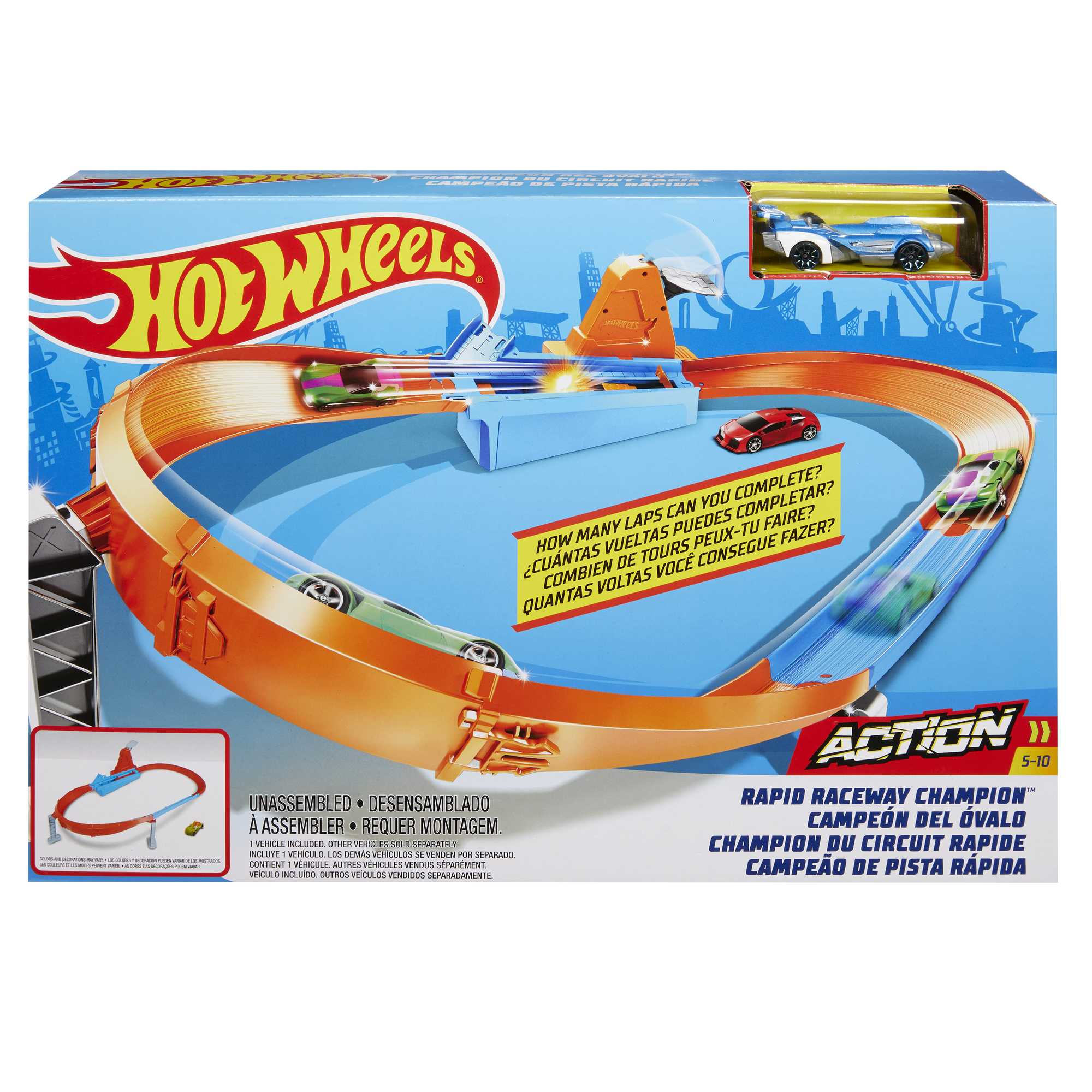 Un juego de pista de carreras Hot Wheels con coches en la pista y una caja con texto.