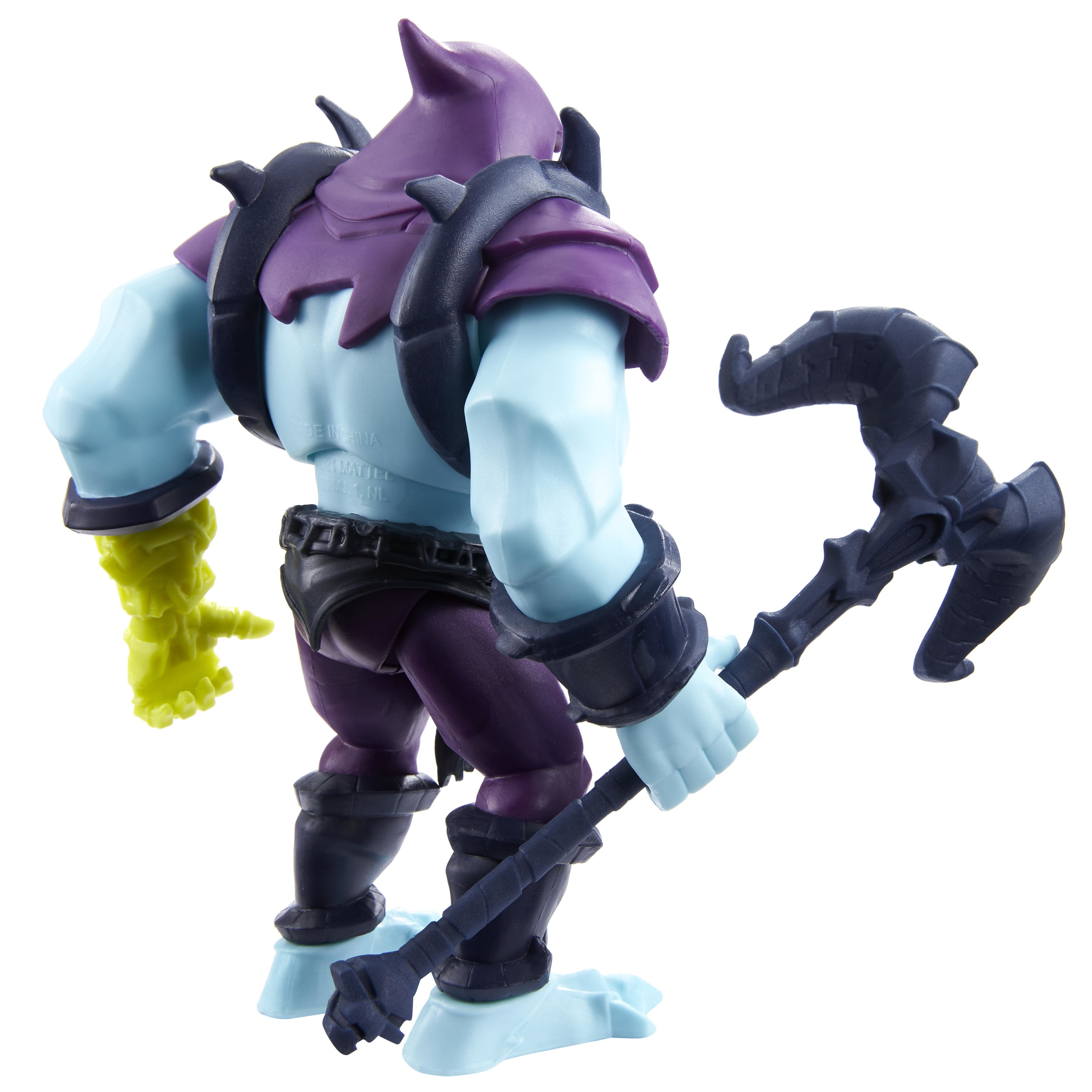 Figura de acción desde atrás. Es una figura morada y azul que sostiene un hacha. Fondo blanco.