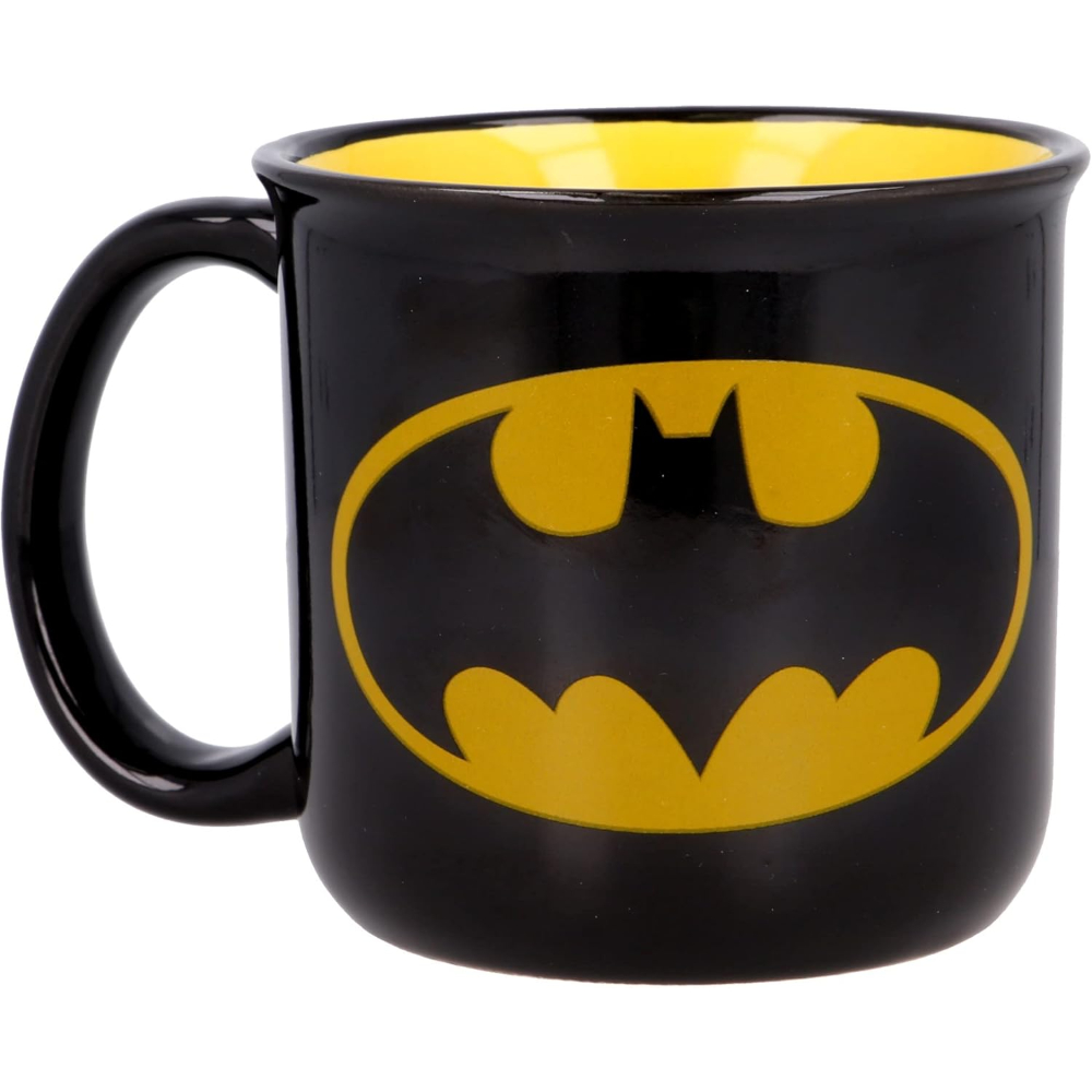 Taza de Batman, negra con símbolo de murciélago amarillo e interior amarillo.