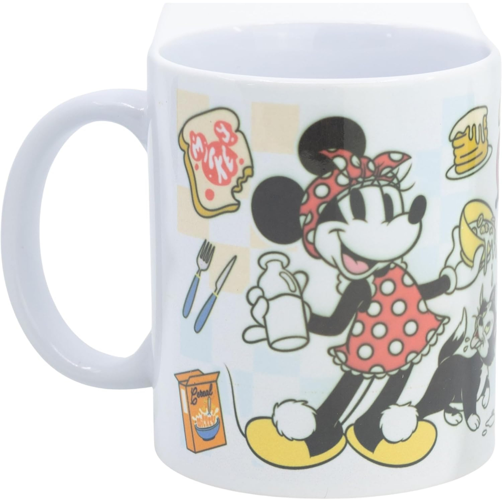 Taza de Minnie Mouse con Minnie rodeada de alimentos y un fondo colorido.