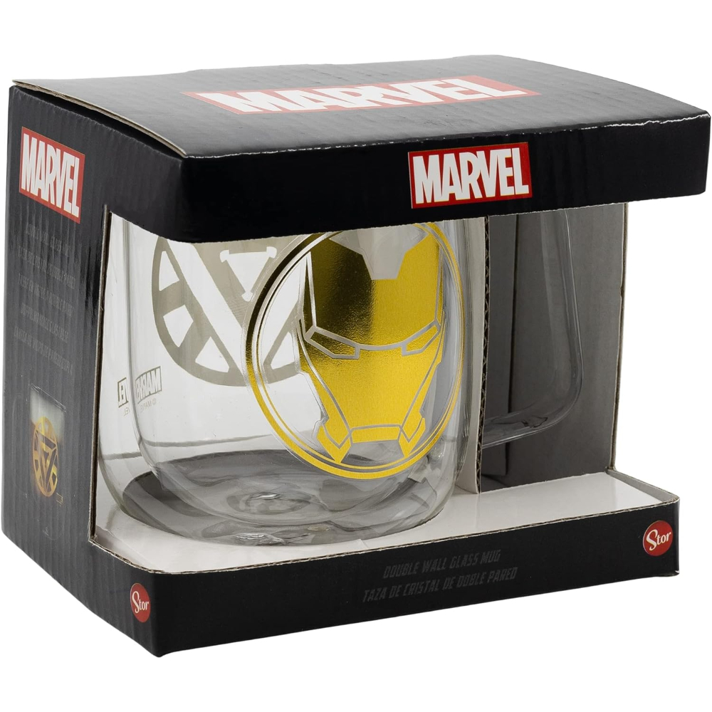 Taza de Iron Man de Marvel en una caja, transparente con imagen dorada del casco.