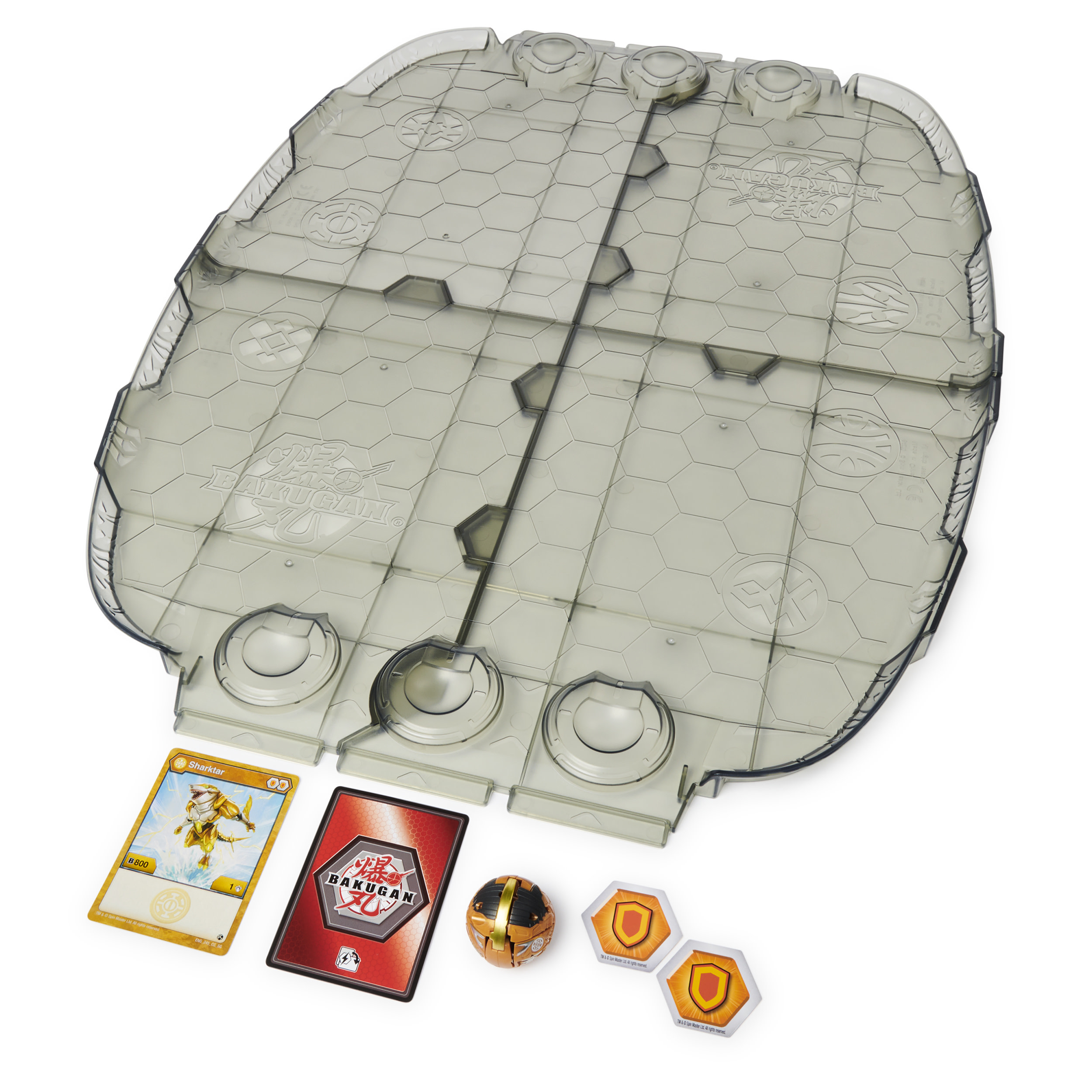 Plateau de jeu avec cartes et une balle. Motif hexagonal. Fond blanc.