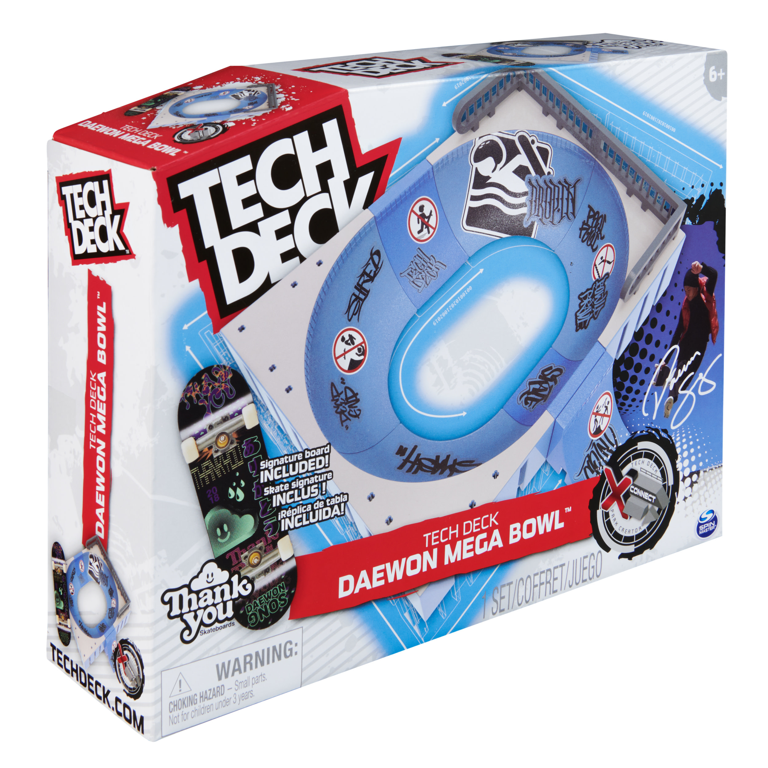 Eine Tech Deck Mega Bowl-Box mit einem Skateboard und einem Skatepark. Die Box ist weiß und blau.