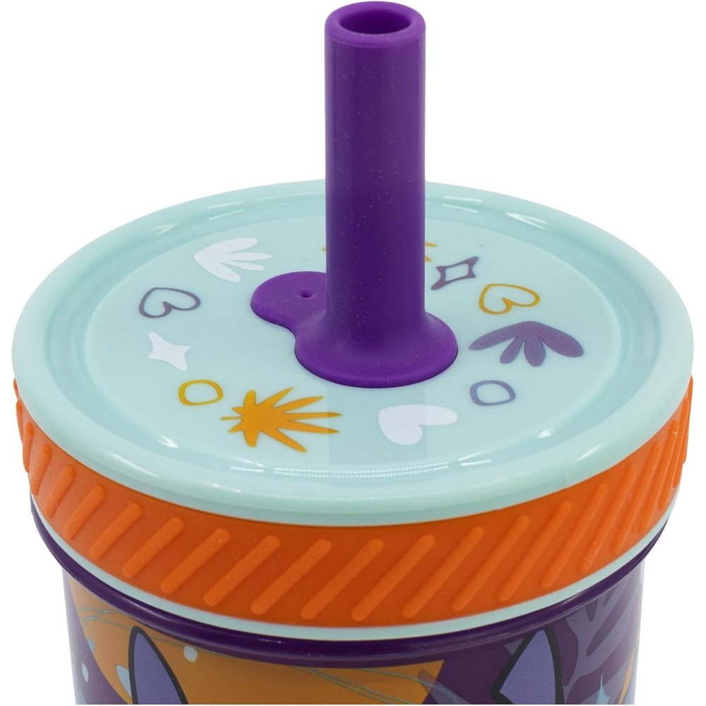 Tapa de taza con pajita. La tapa es azul, naranja y tiene decoraciones de dibujos animados.