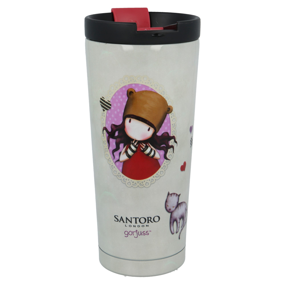 Taza de viaje Santoro Gorjuss con una ilustración de niña en un marco. También hay corazones y un gato.
