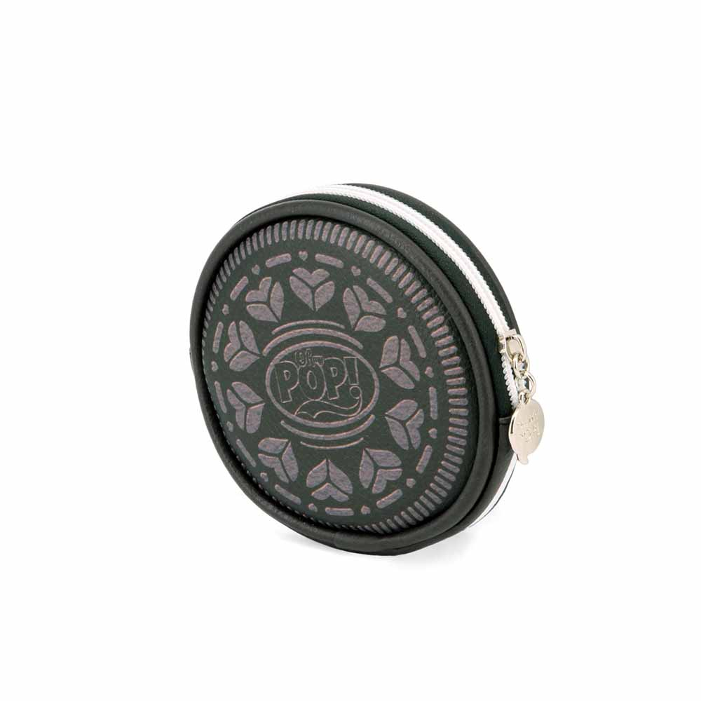 Monedero redondo de galleta Oreo con cremallera, ribete blanco y logo Oreo.